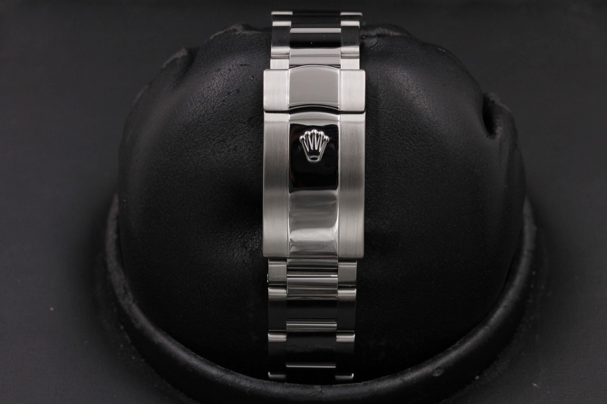Watch Image 8