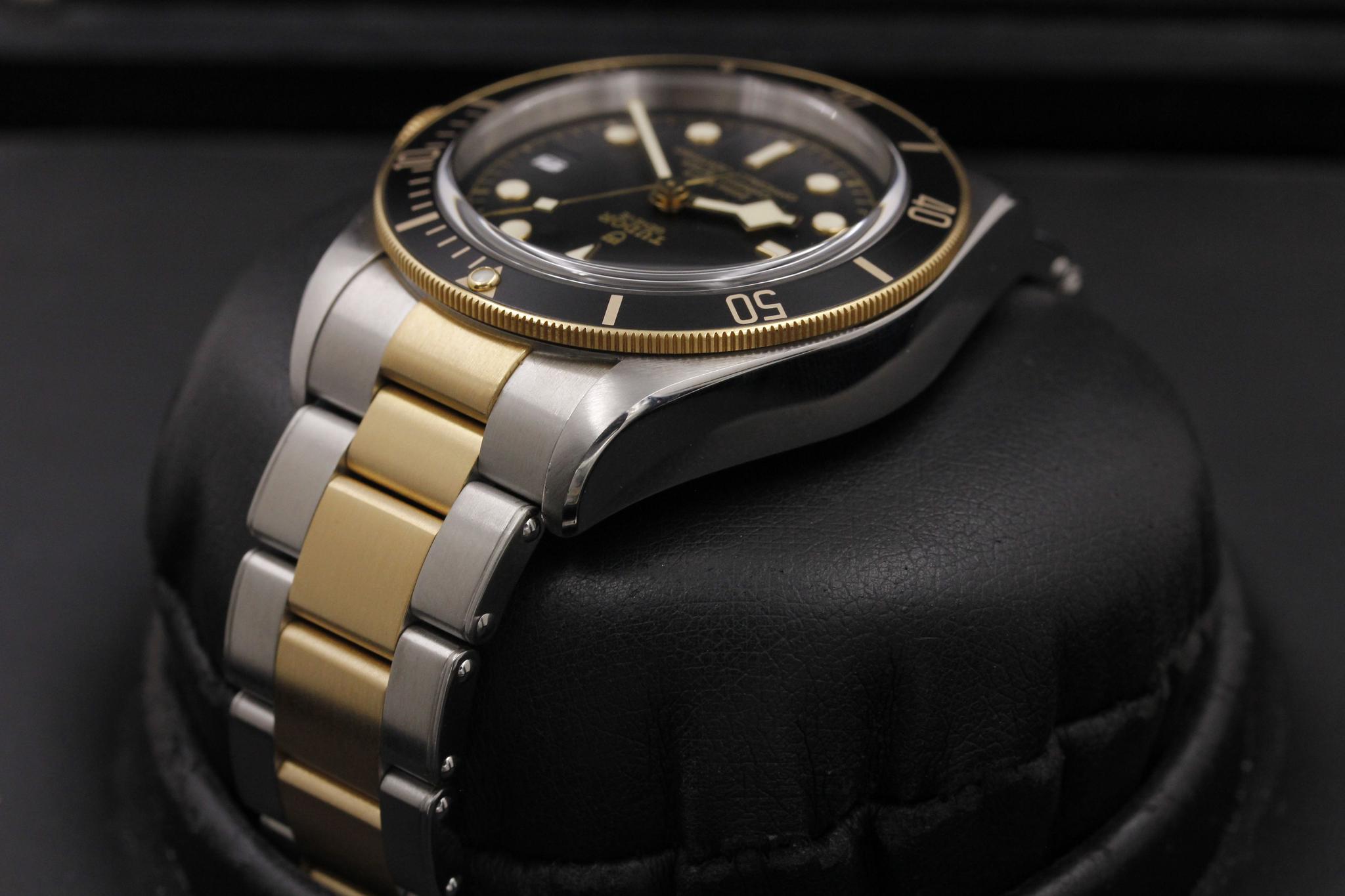 Watch Image 5