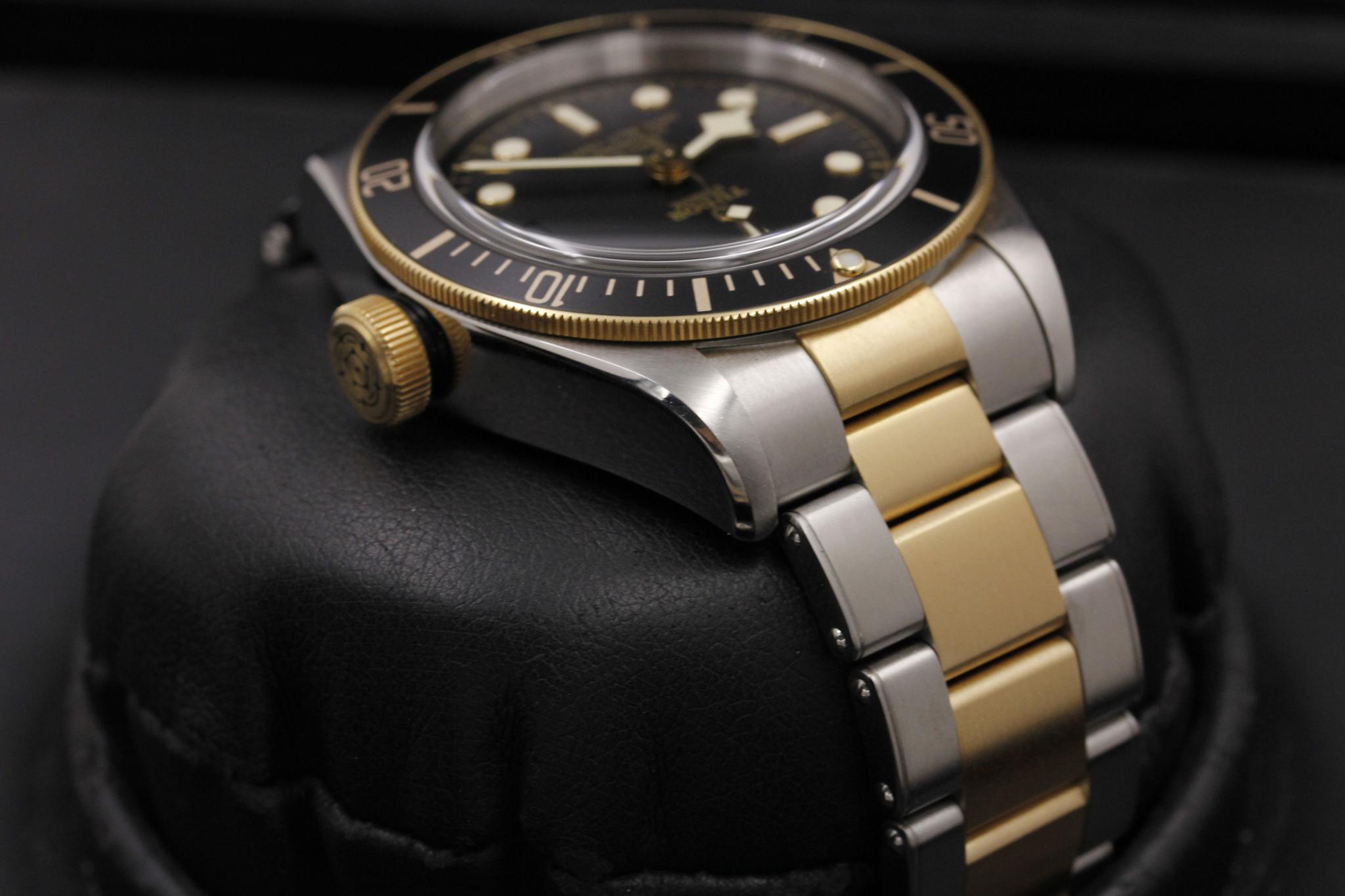 Watch Image 4