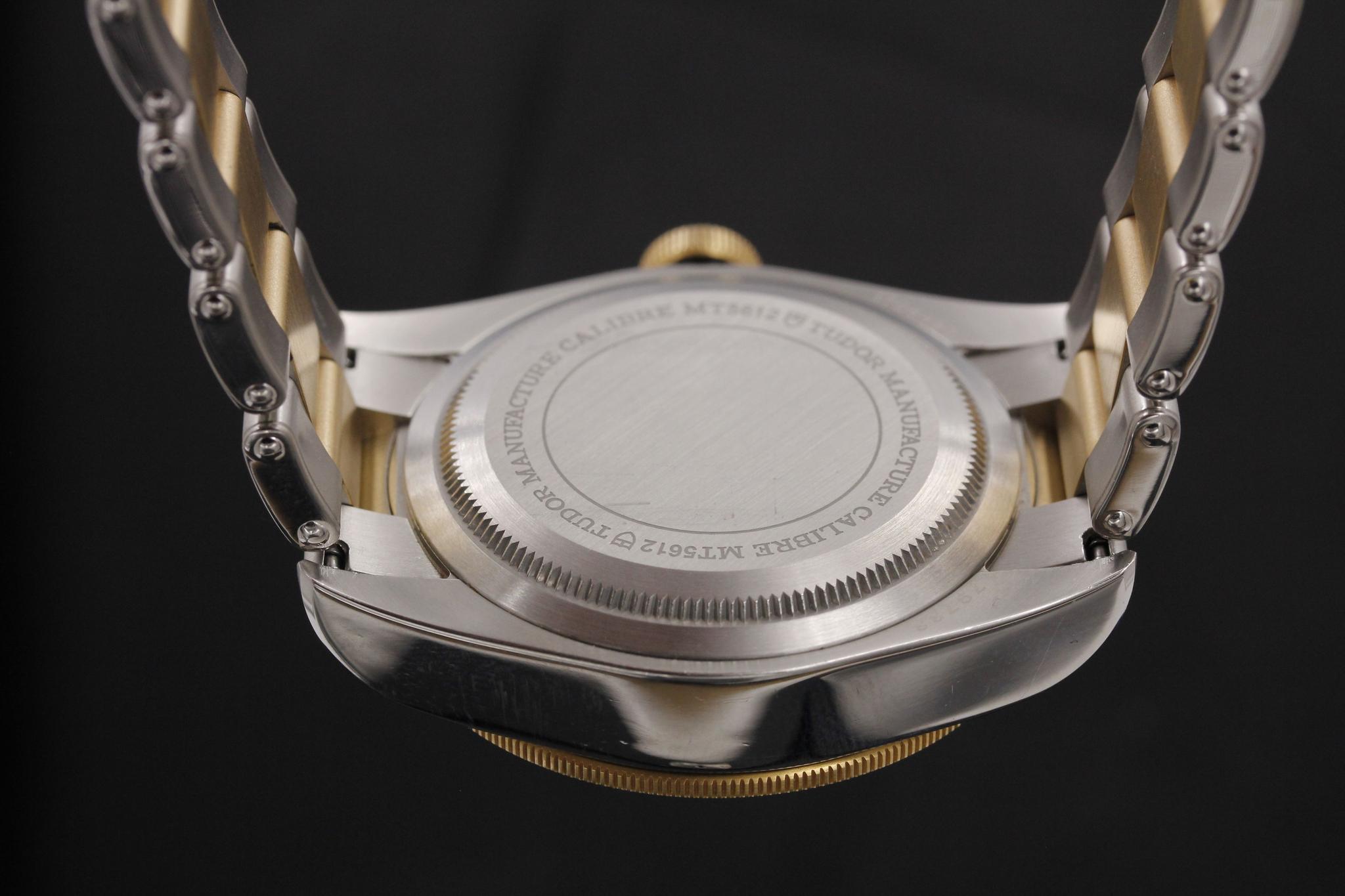 Watch Image 7
