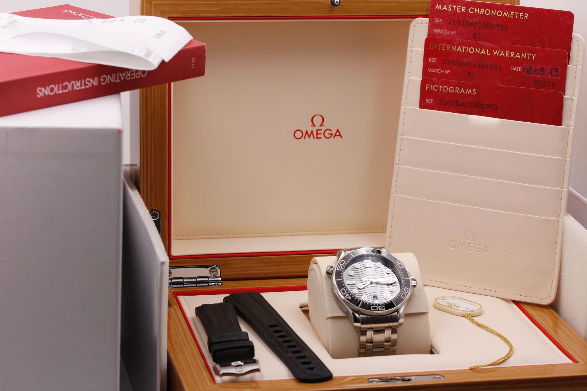 Watch Image 11
