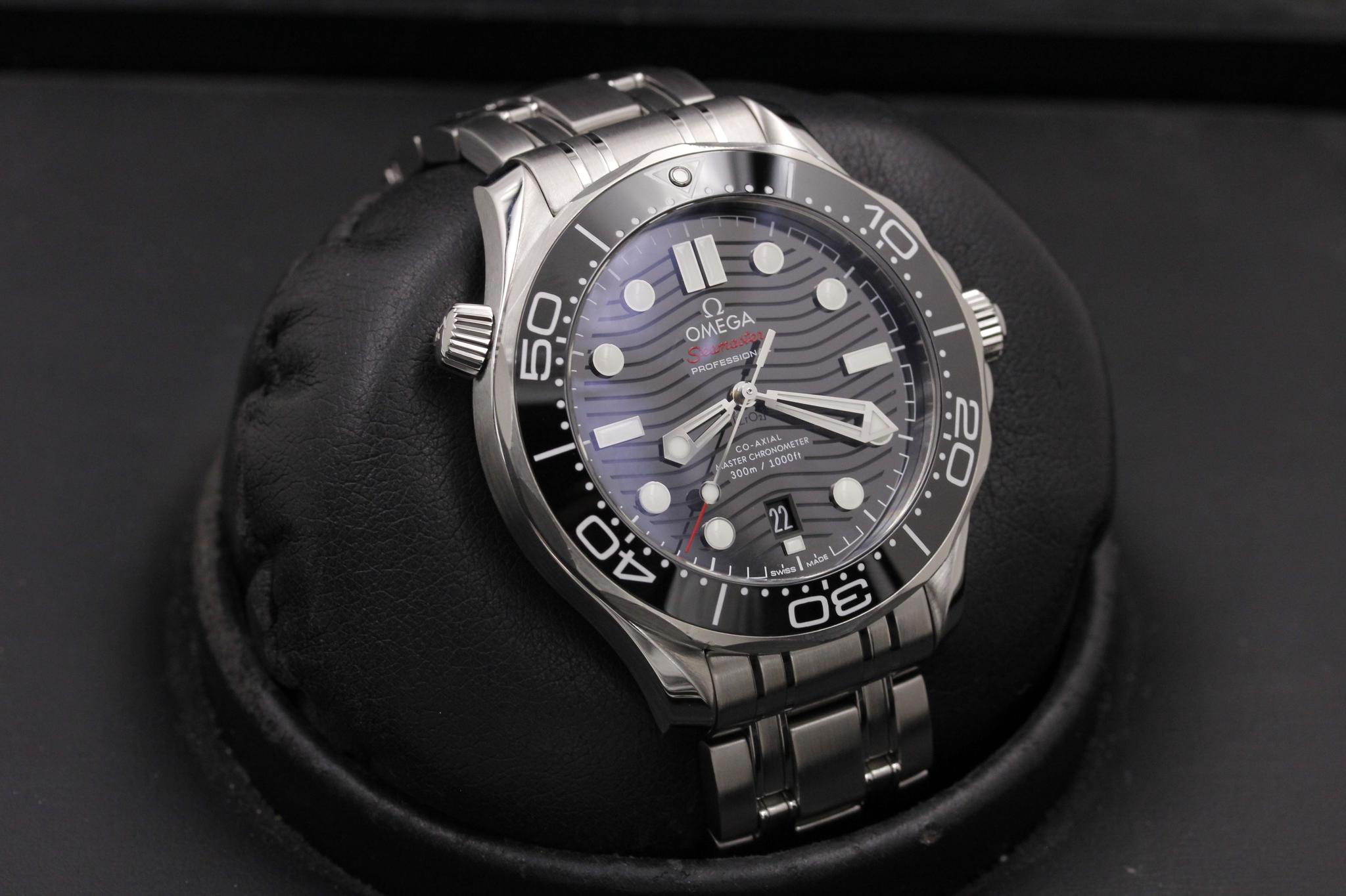 Watch Image 10