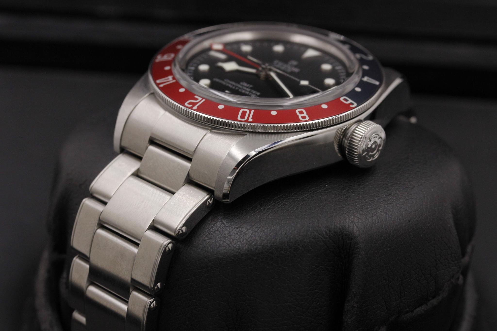 Watch Image 2