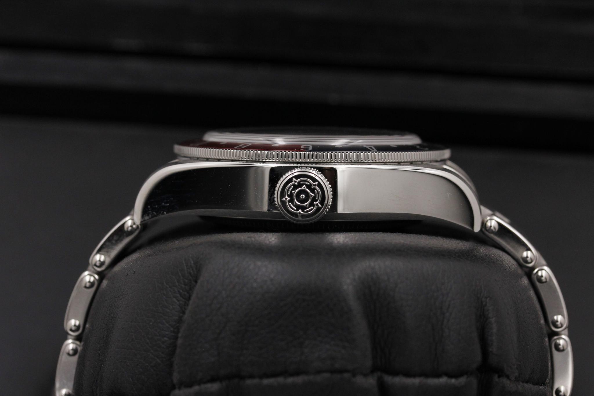 Watch Image 3
