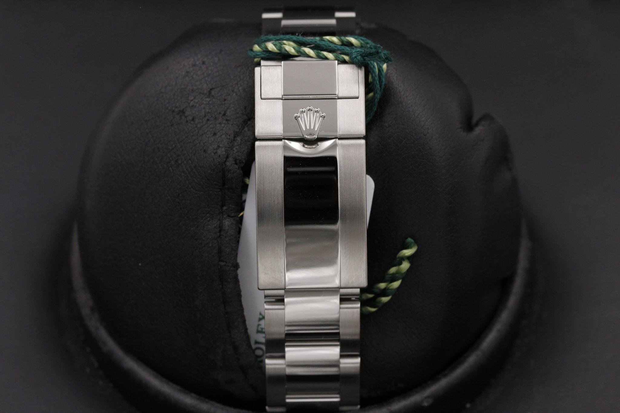 Watch Image 8