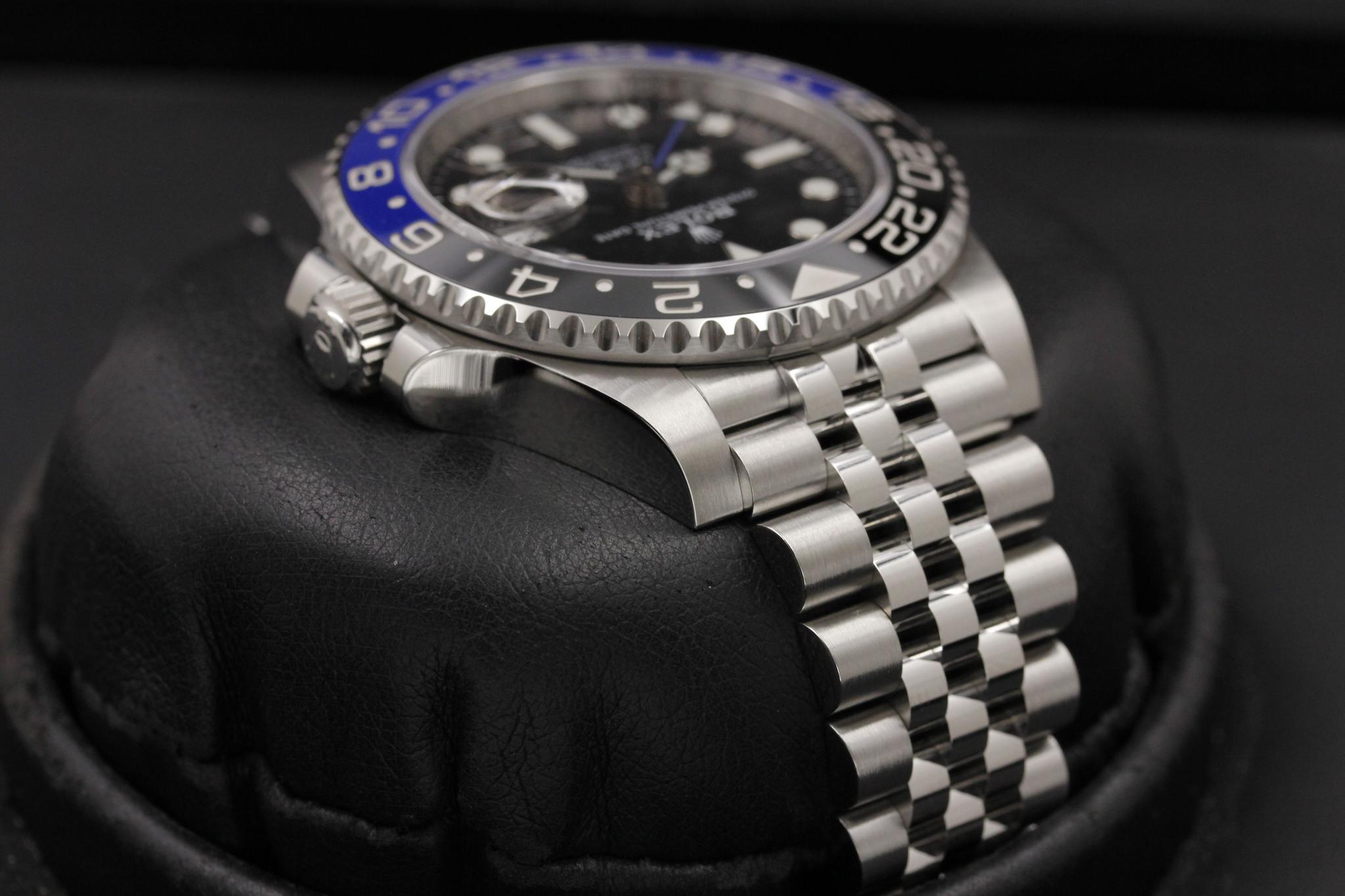 Watch Image 4