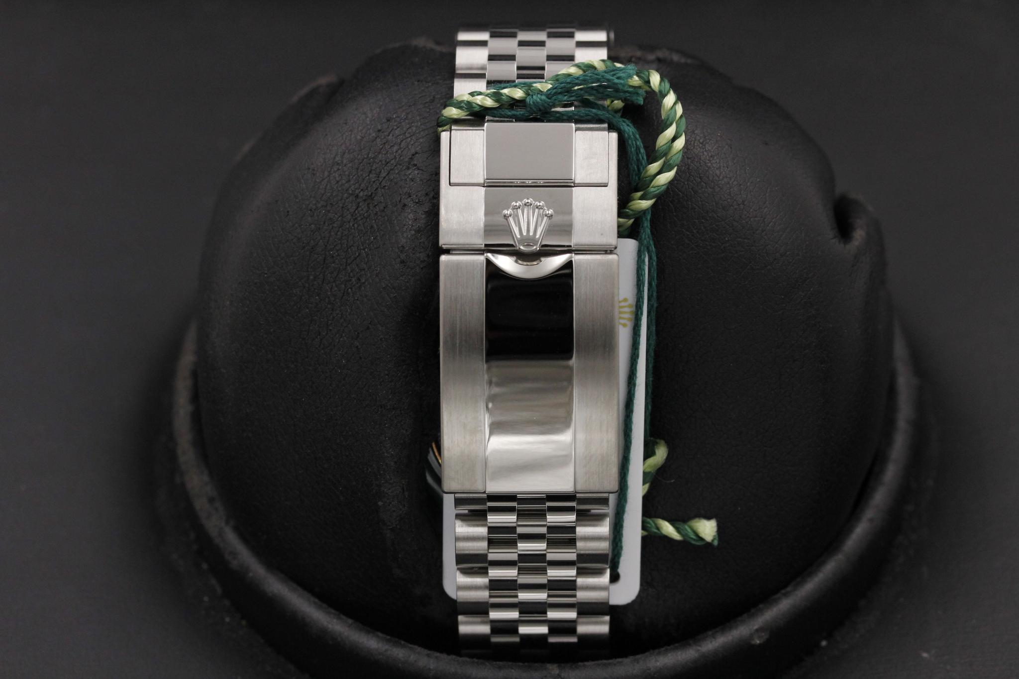 Watch Image 8