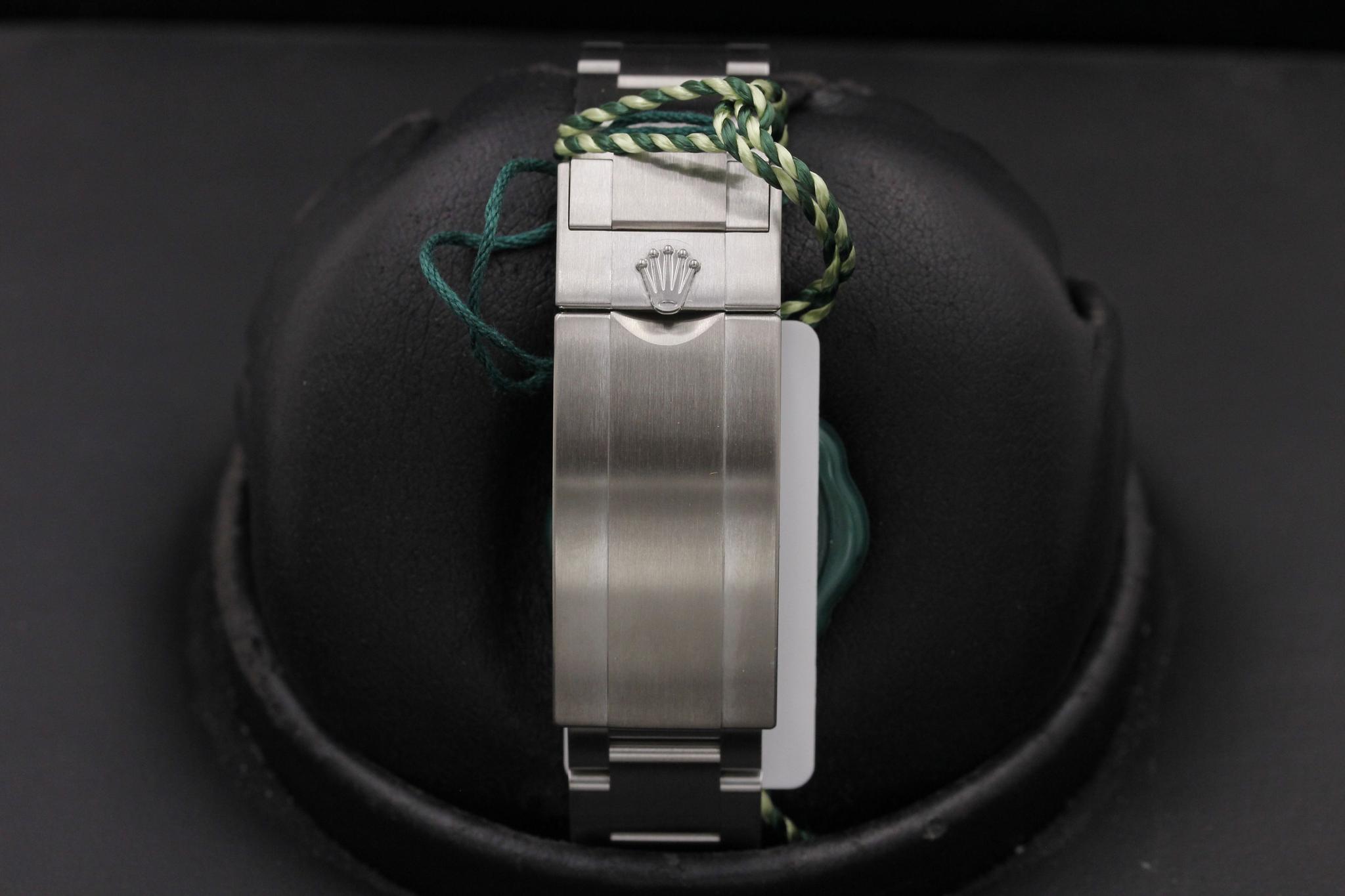 Watch Image 8