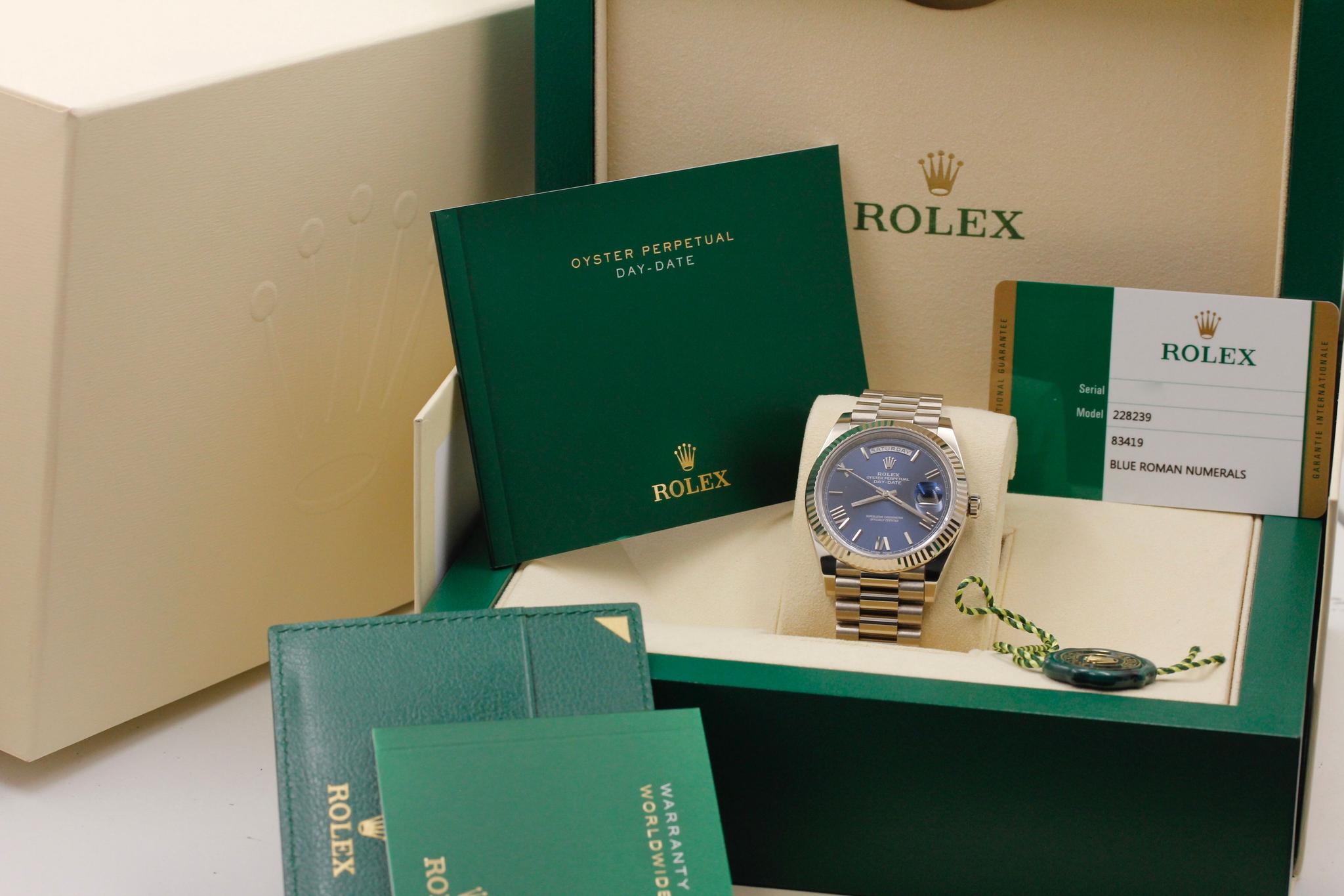 Watch Image 11