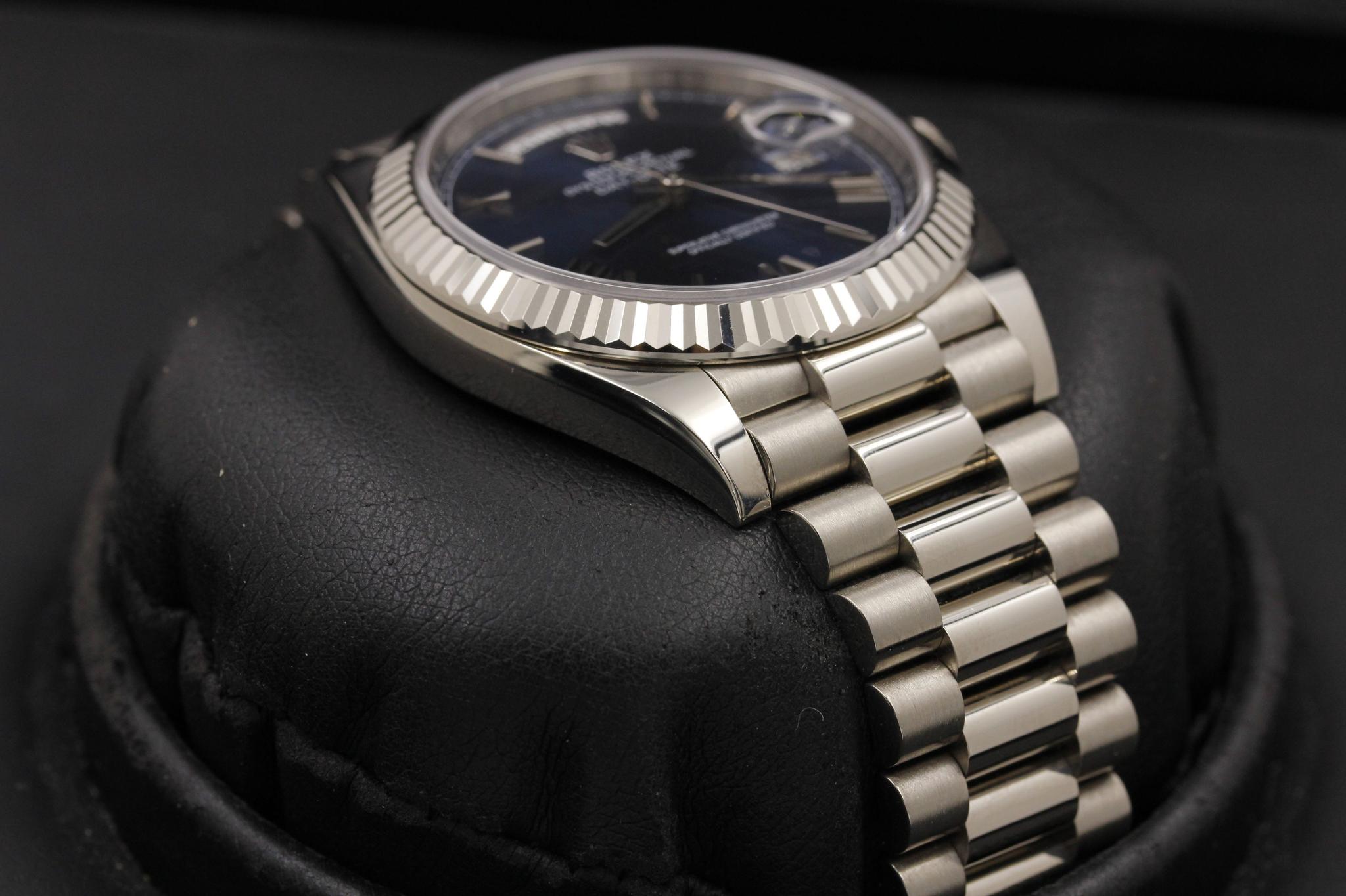 Watch Image 6
