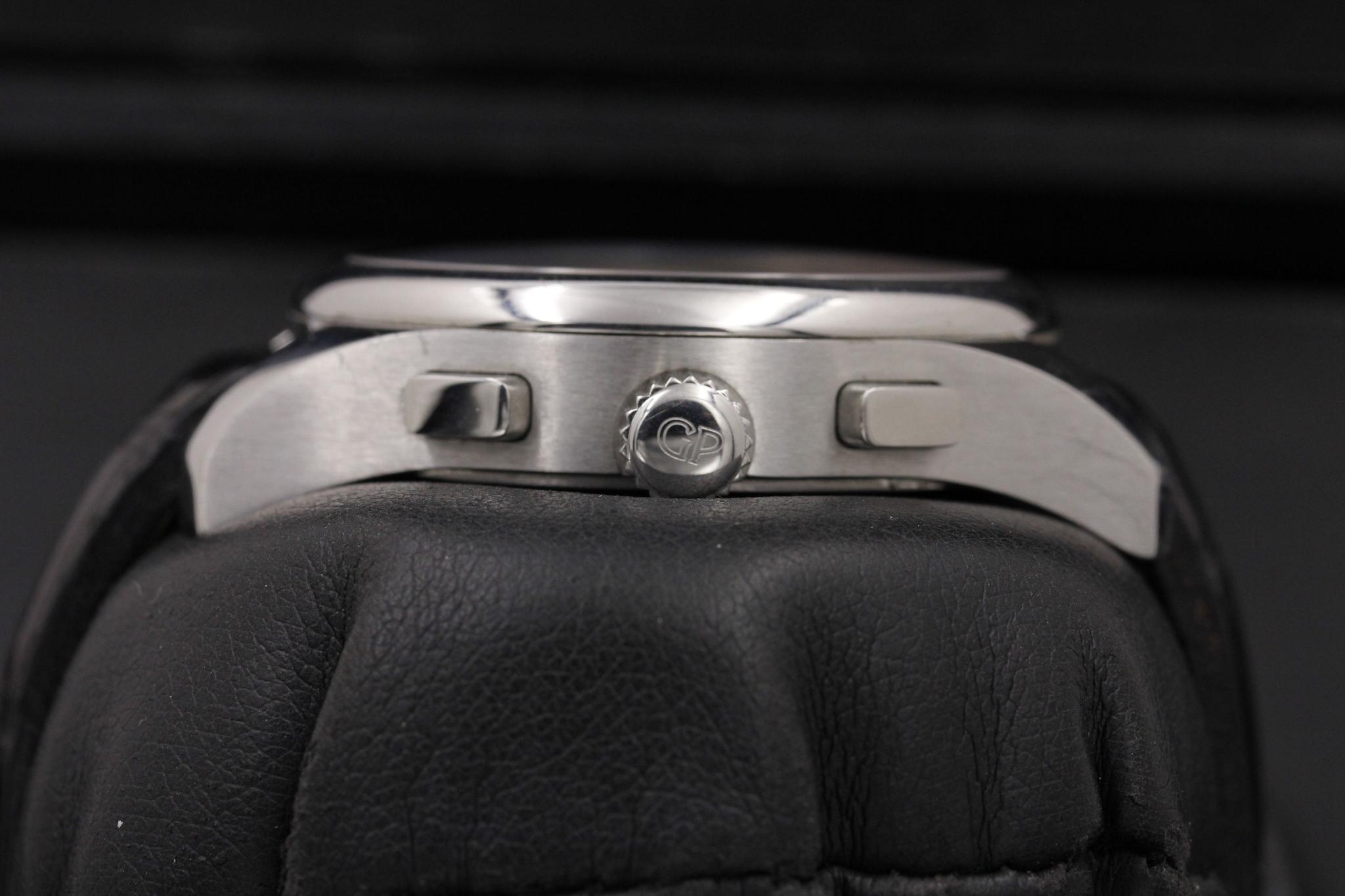 Watch Image 3