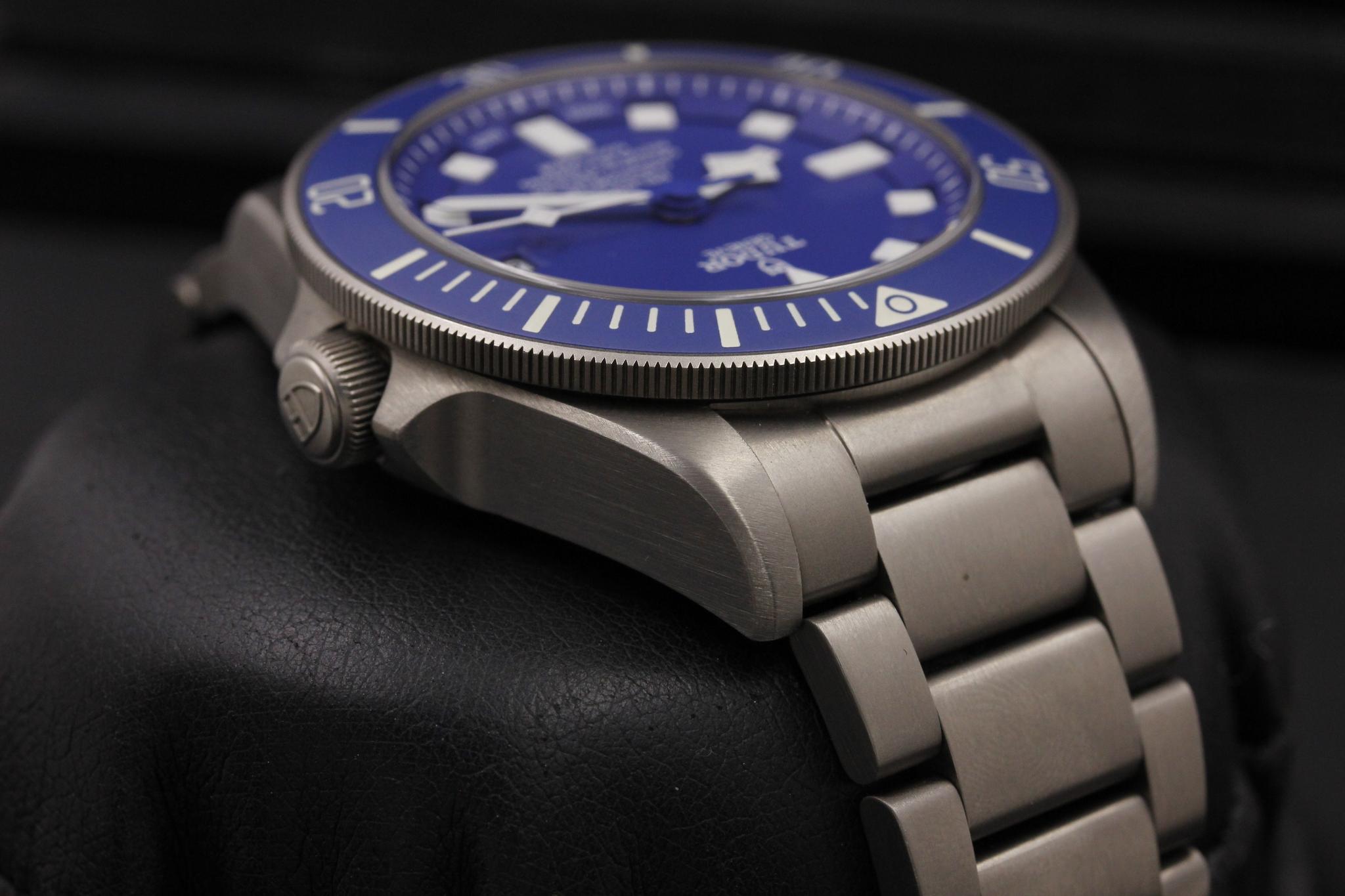 Watch Image 4