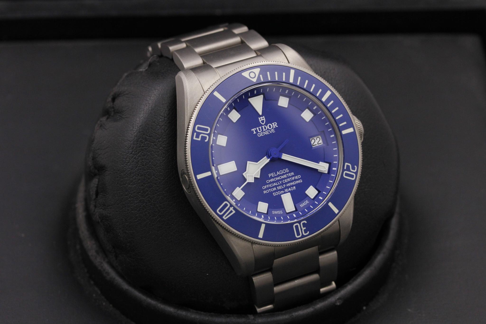 Watch Image 10