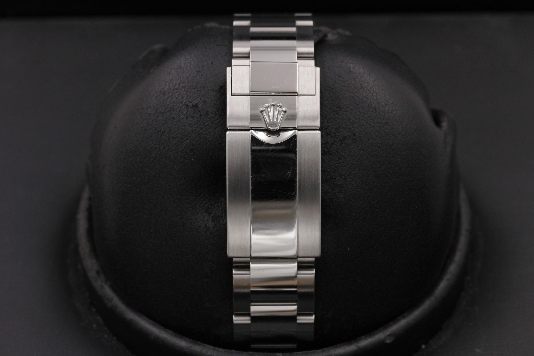 Watch Image 7