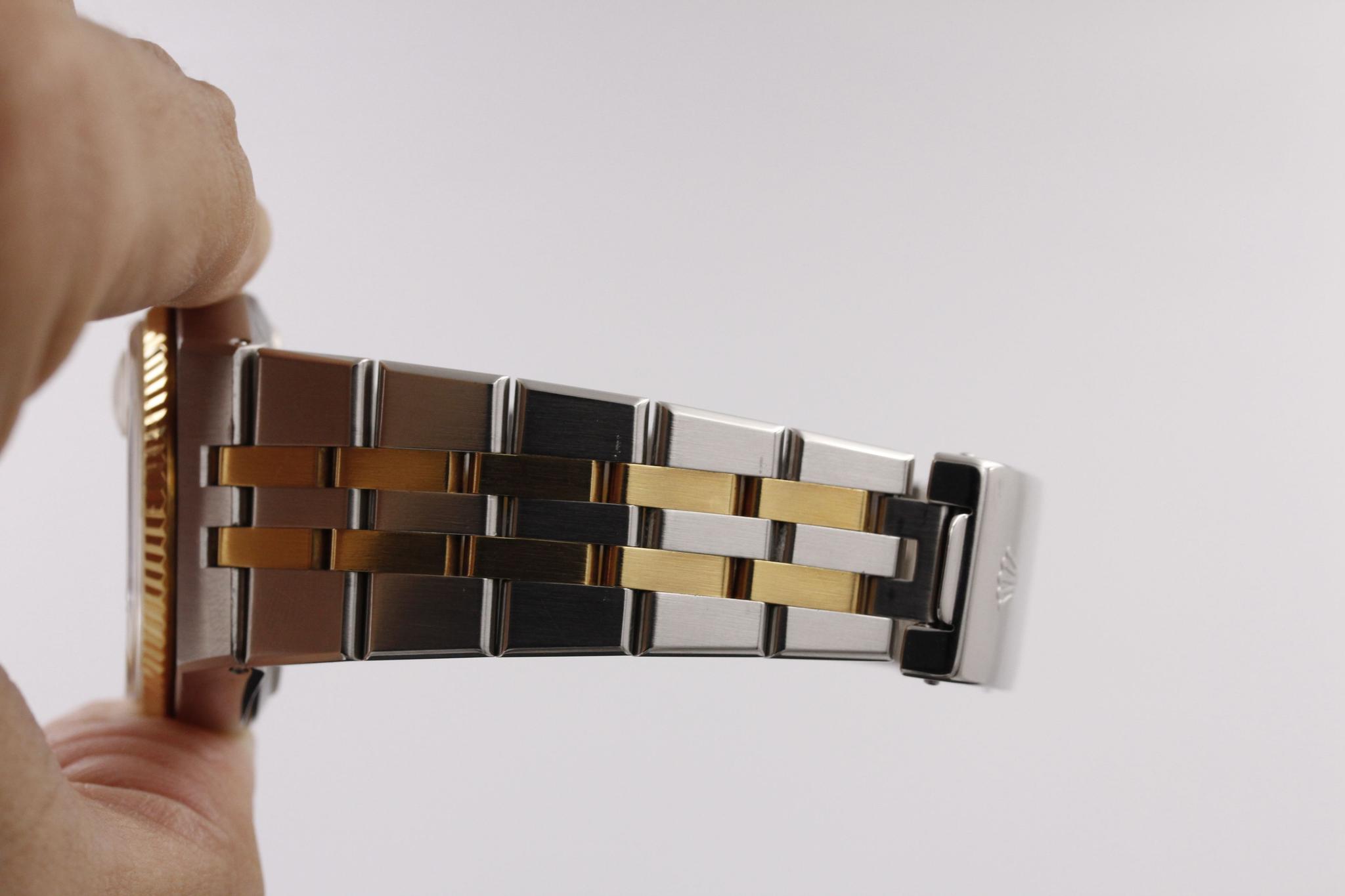 Watch Image 10