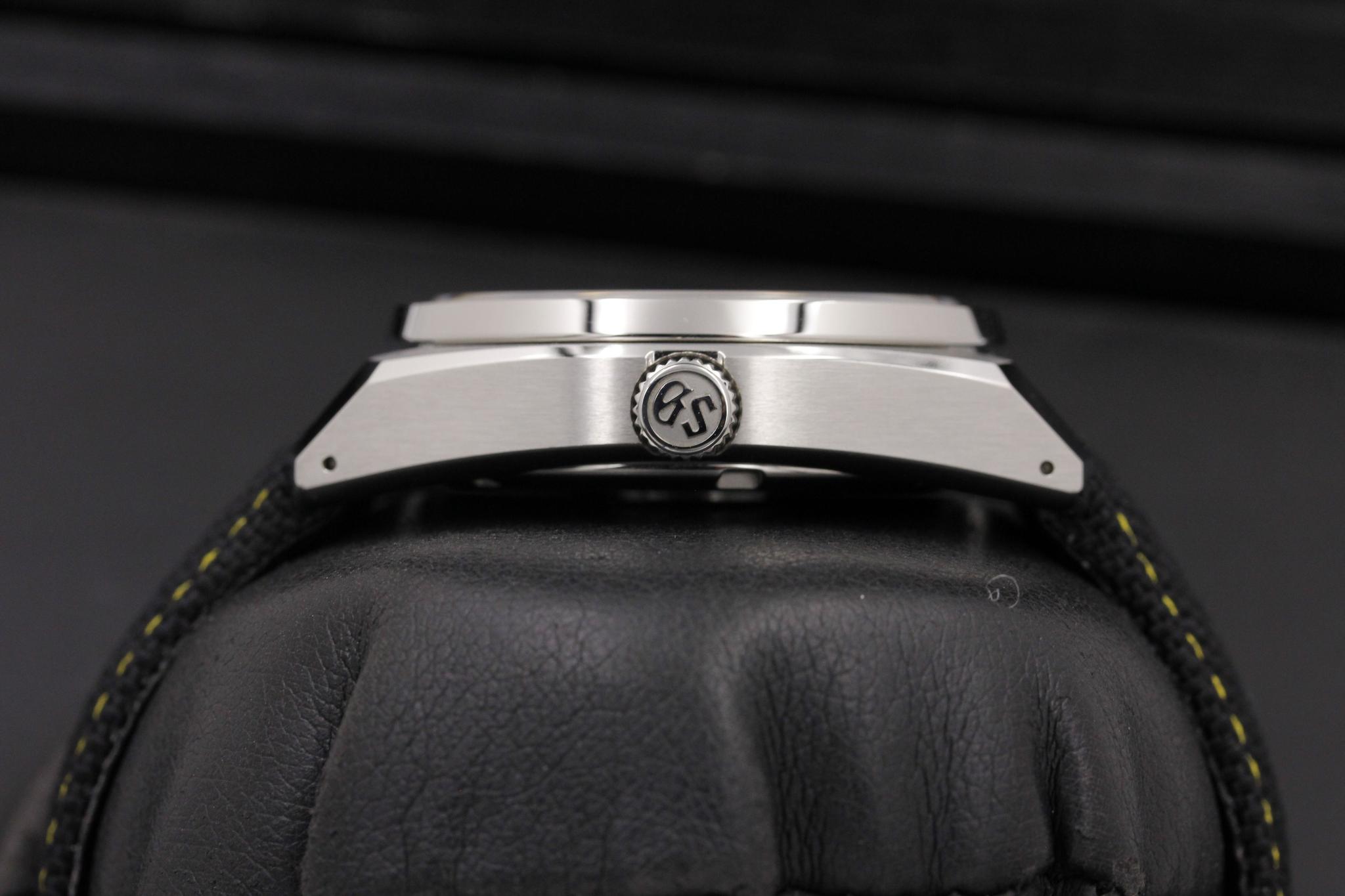 Watch Image 3