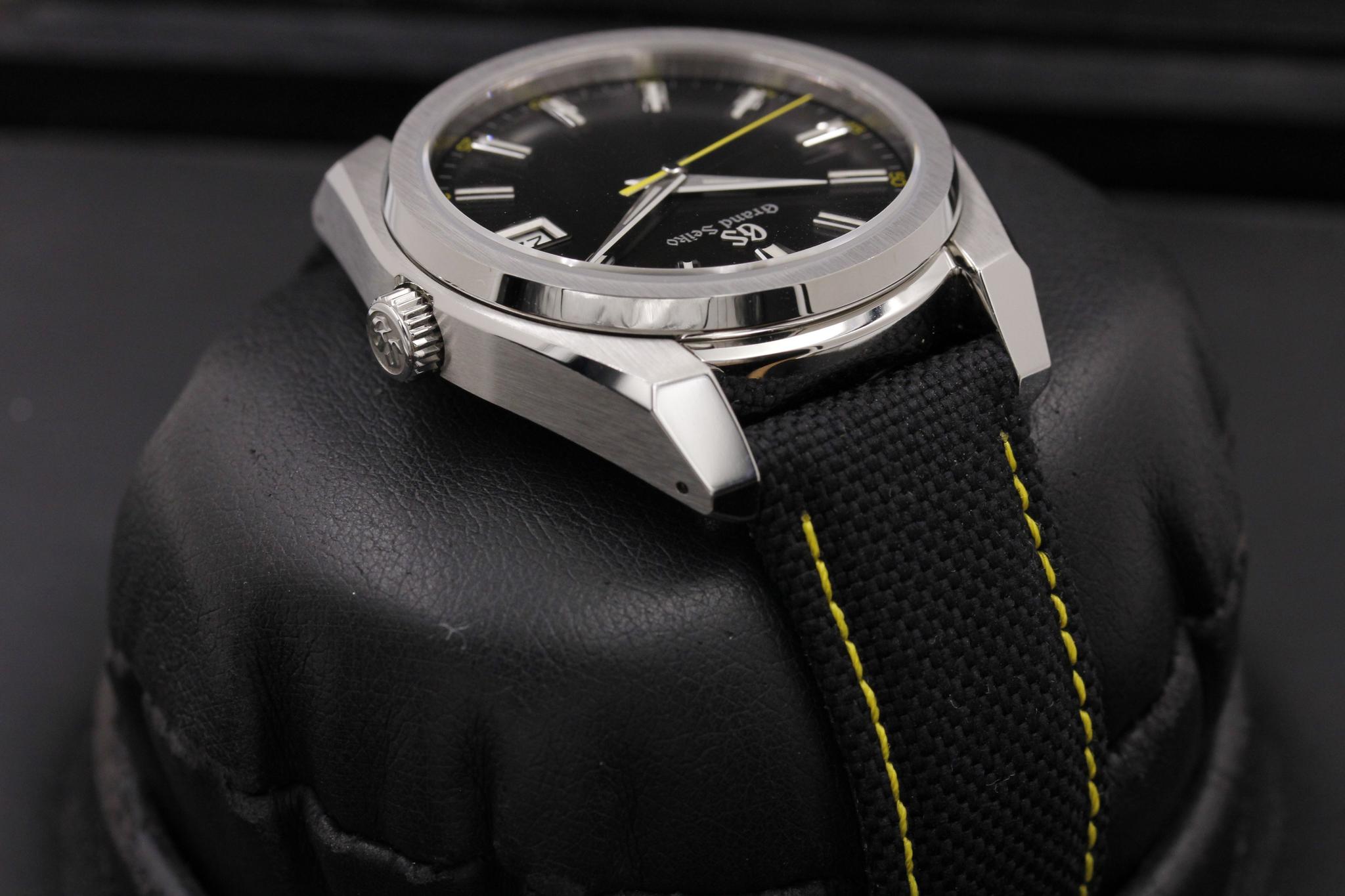 Watch Image 4