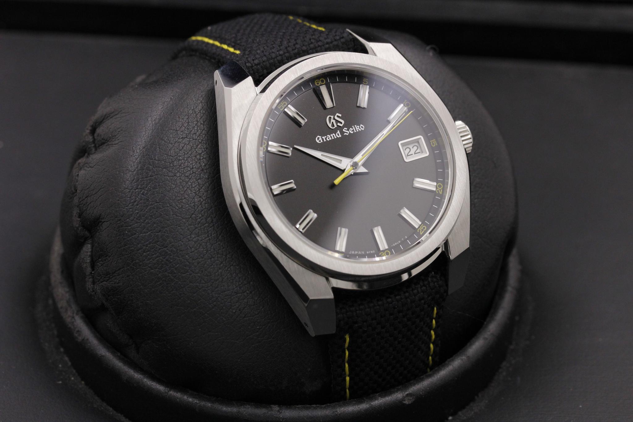 Watch Image 9