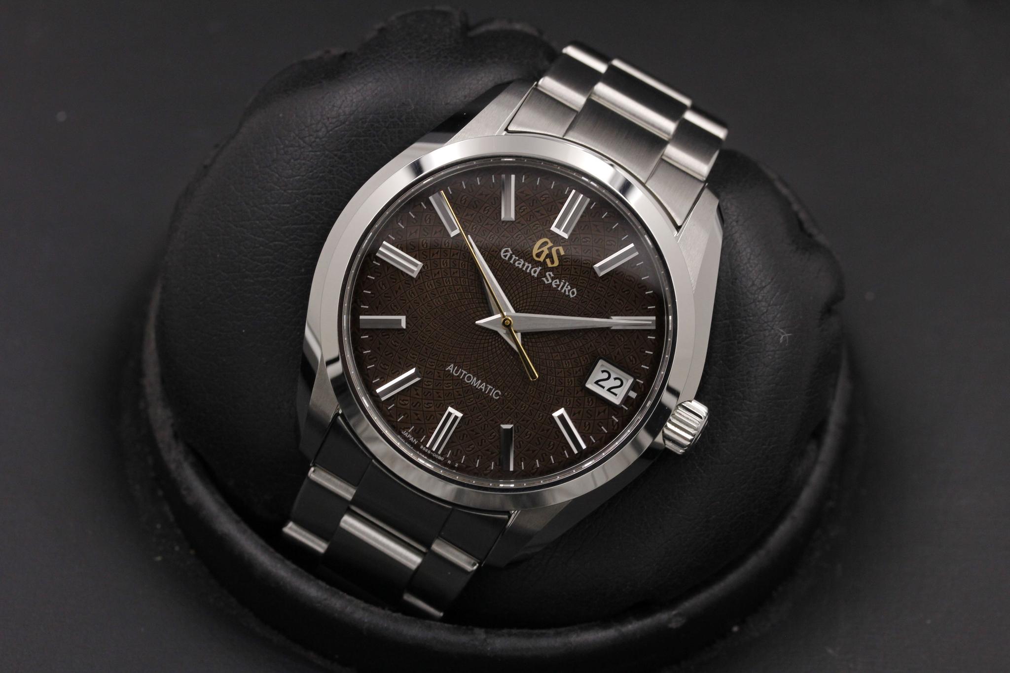 Watch Image 9