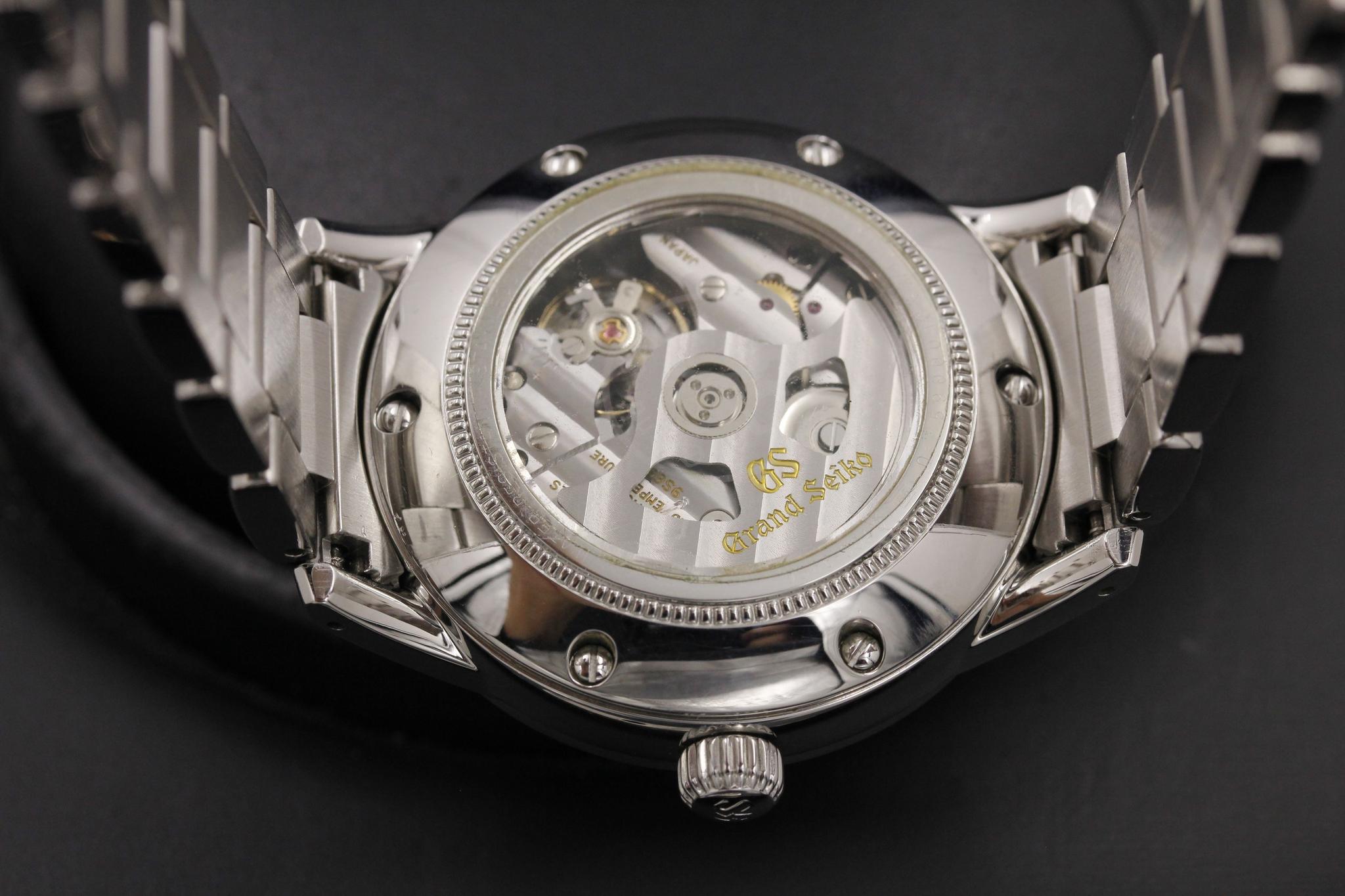 Watch Image 7