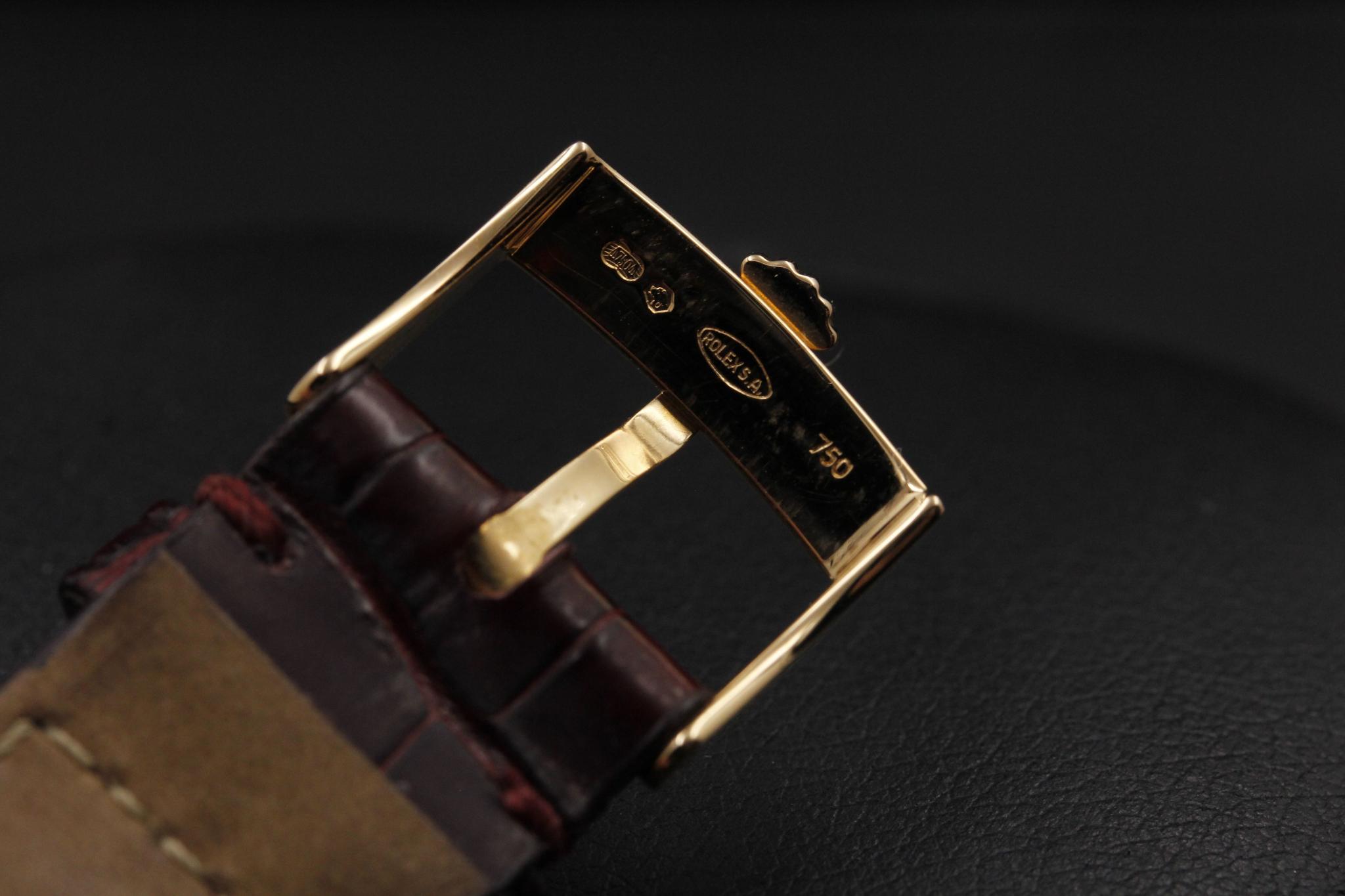 Watch Image 9