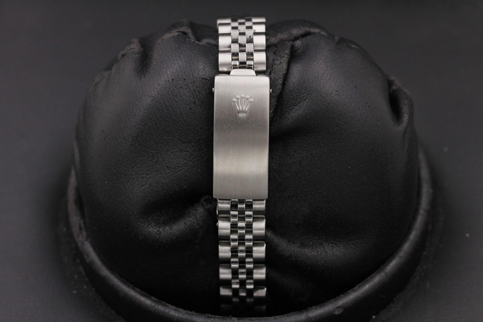 Watch Image 9