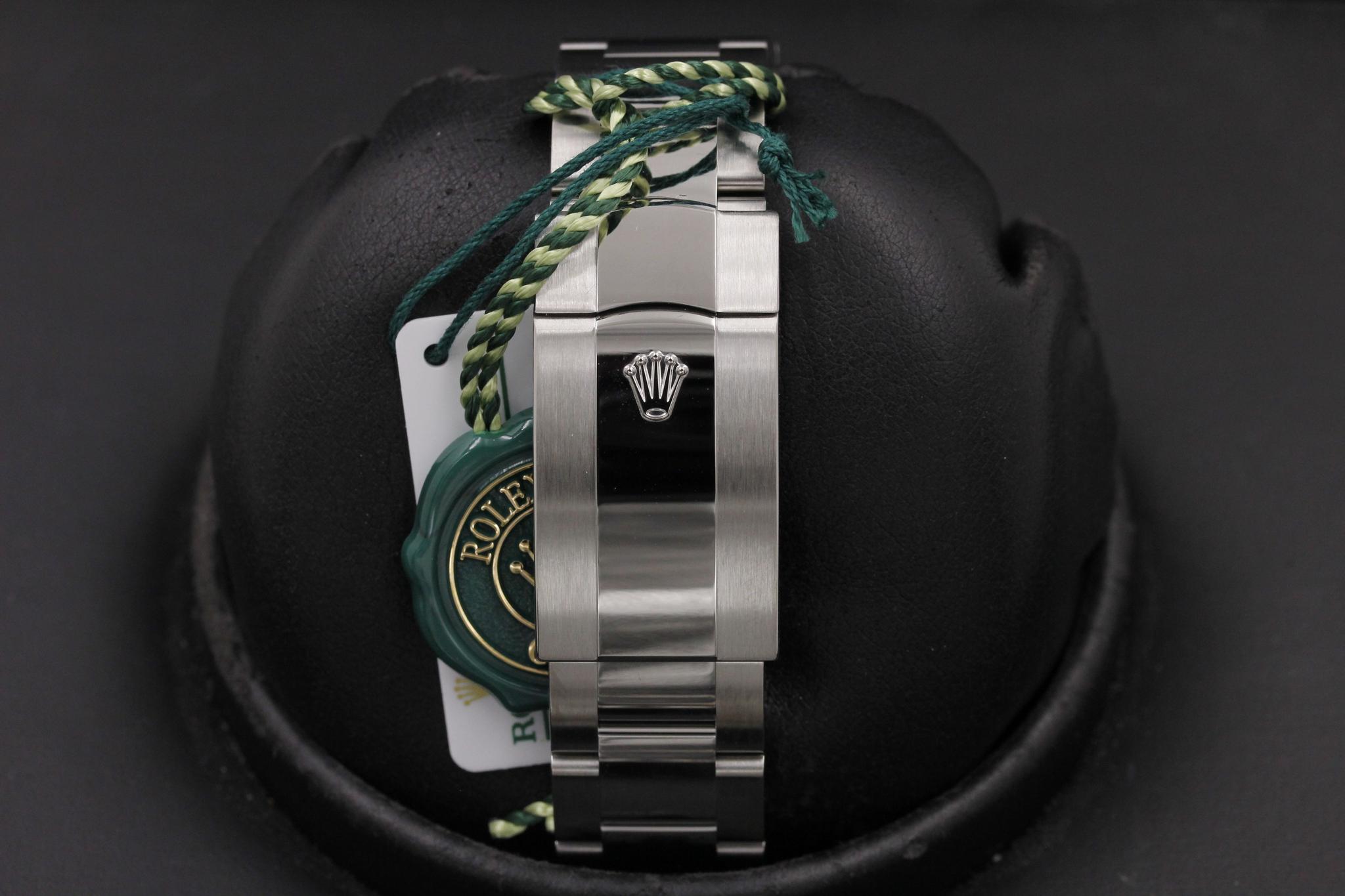 Watch Image 8