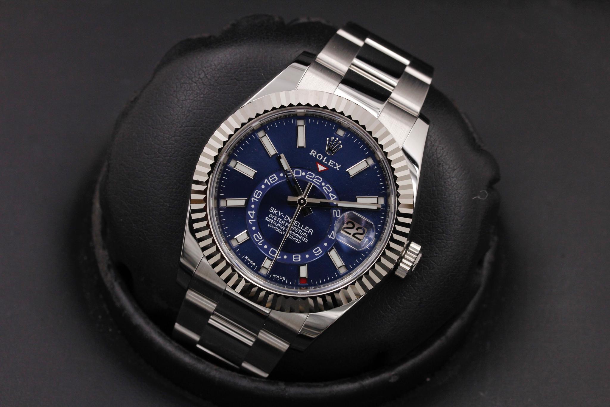 Watch Image 9