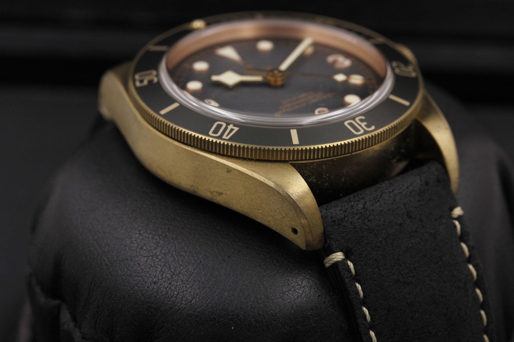 Watch Image 6