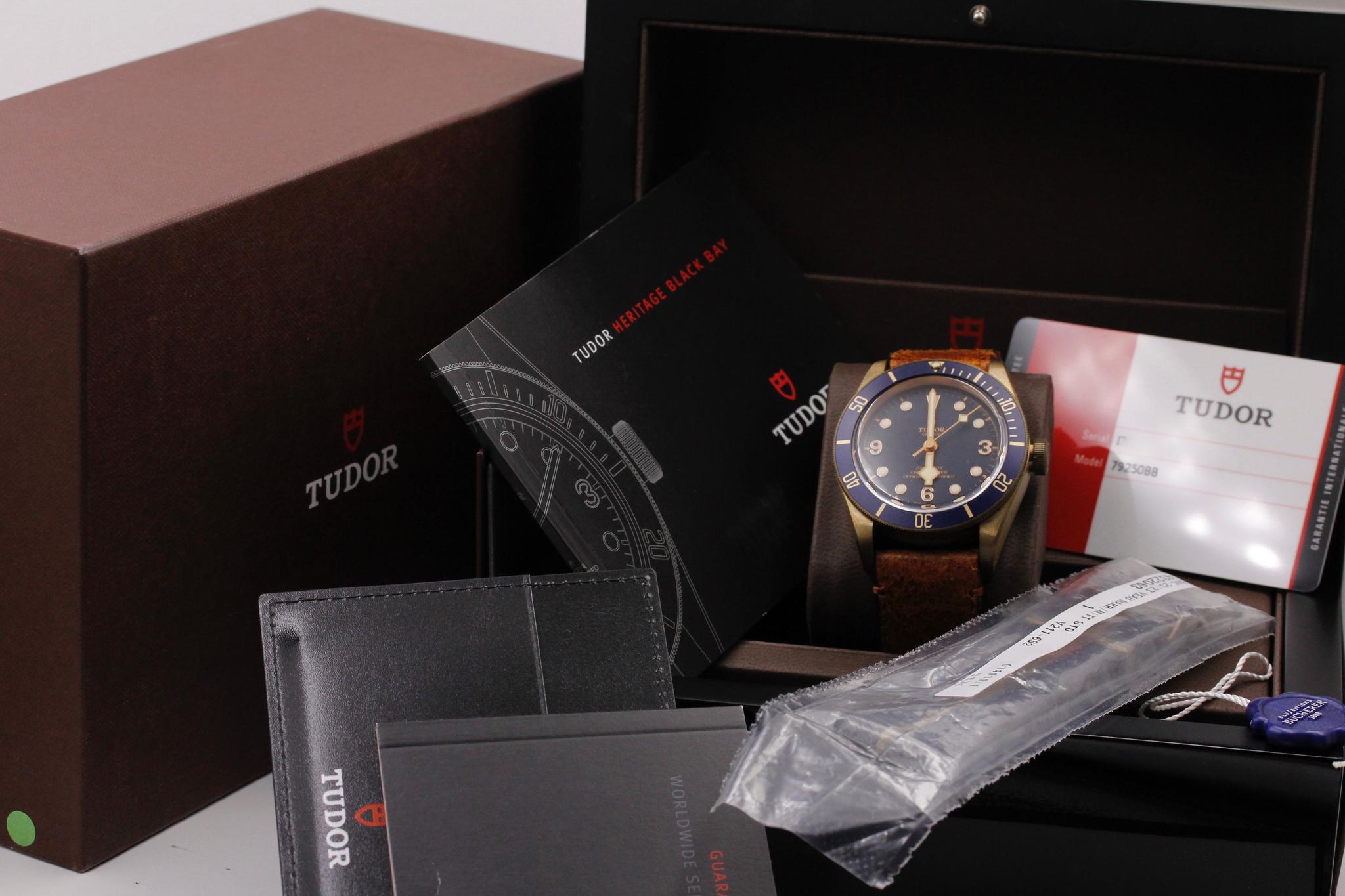 Watch Image 11