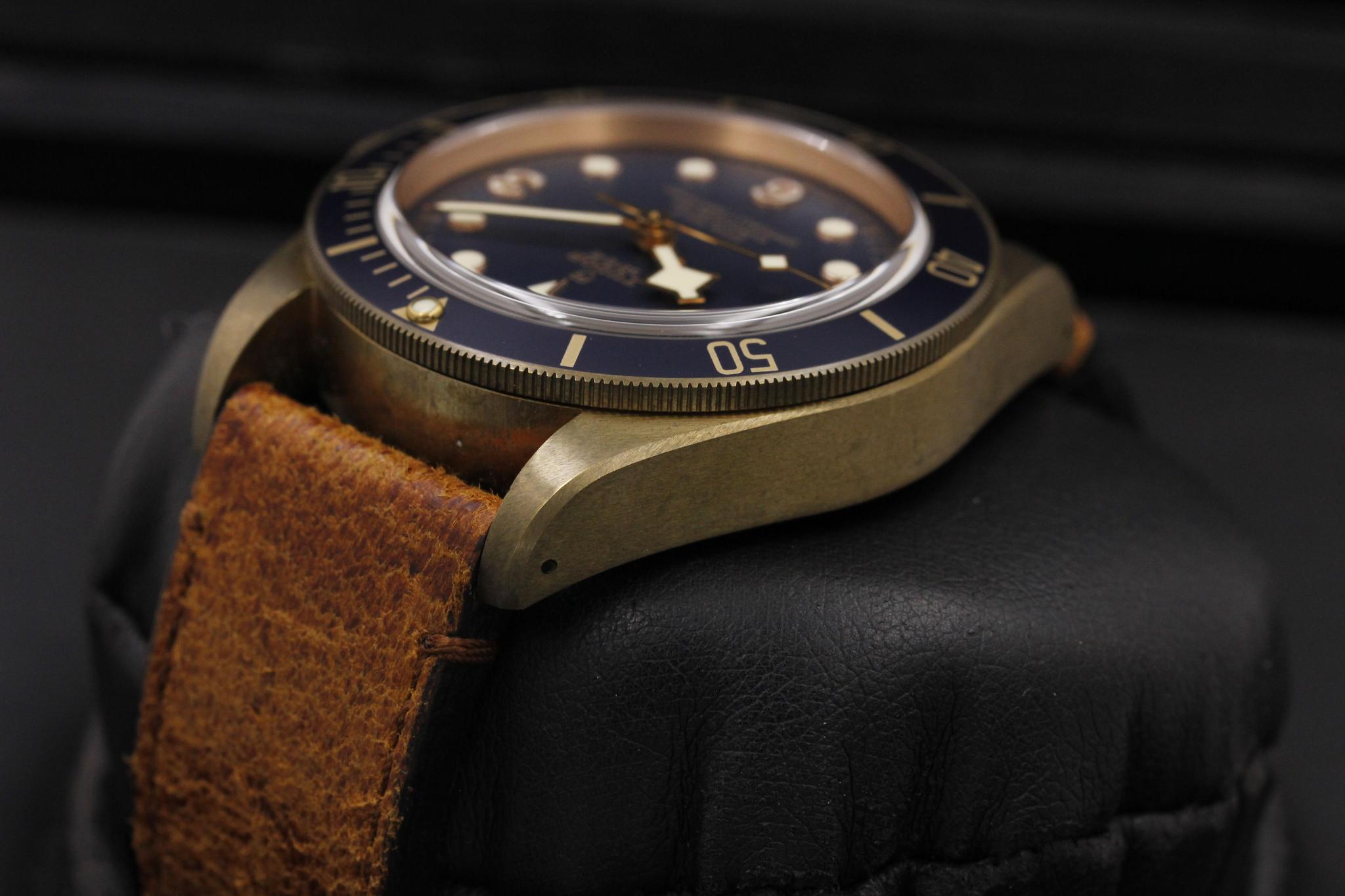 Watch Image 5