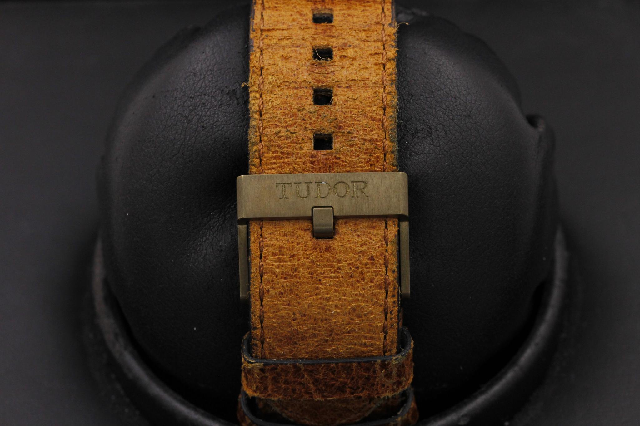 Watch Image 8