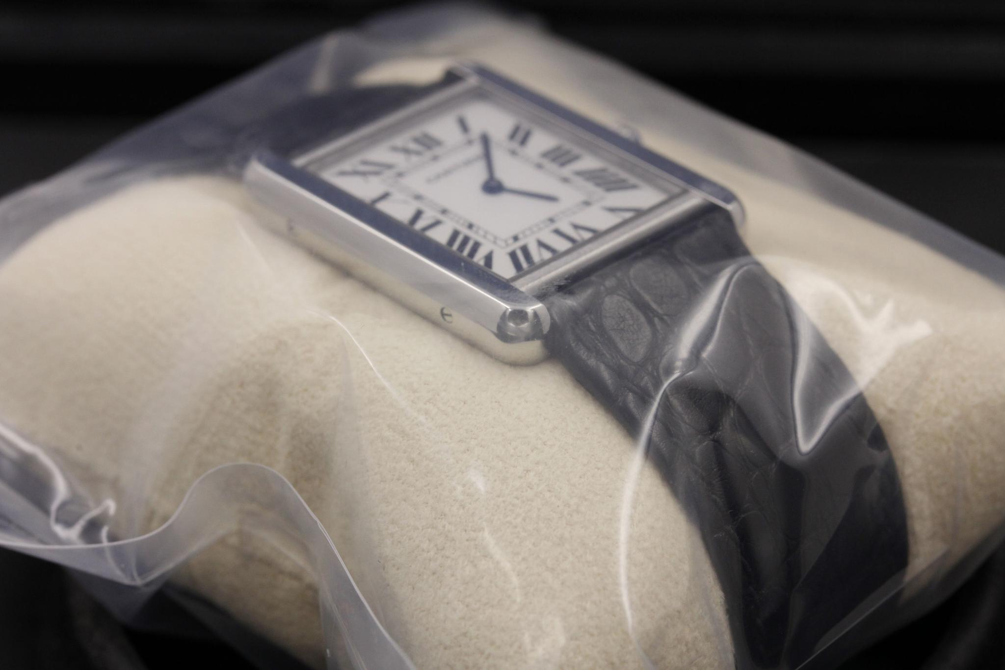 Watch Image 6