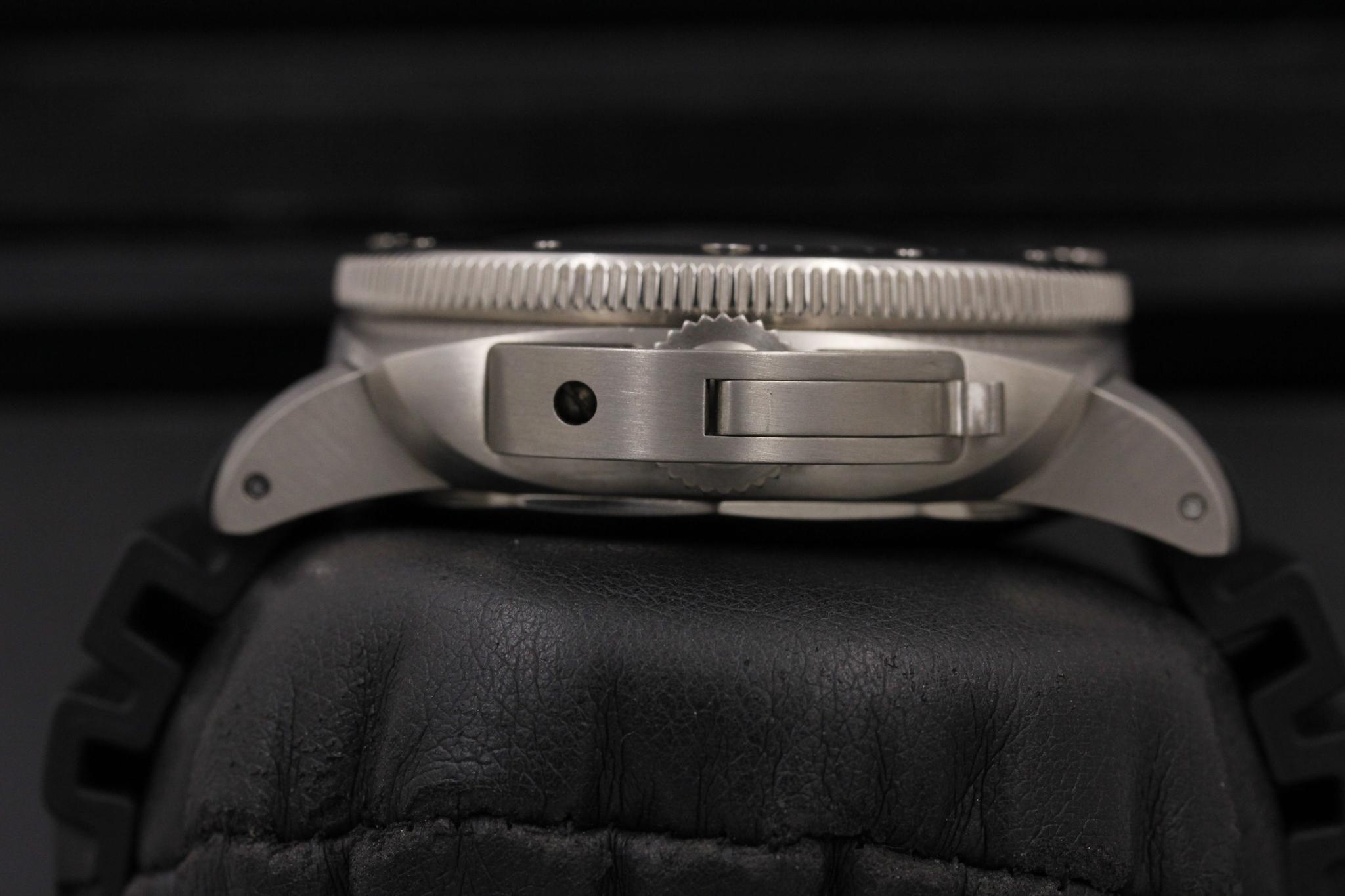 Watch Image 3