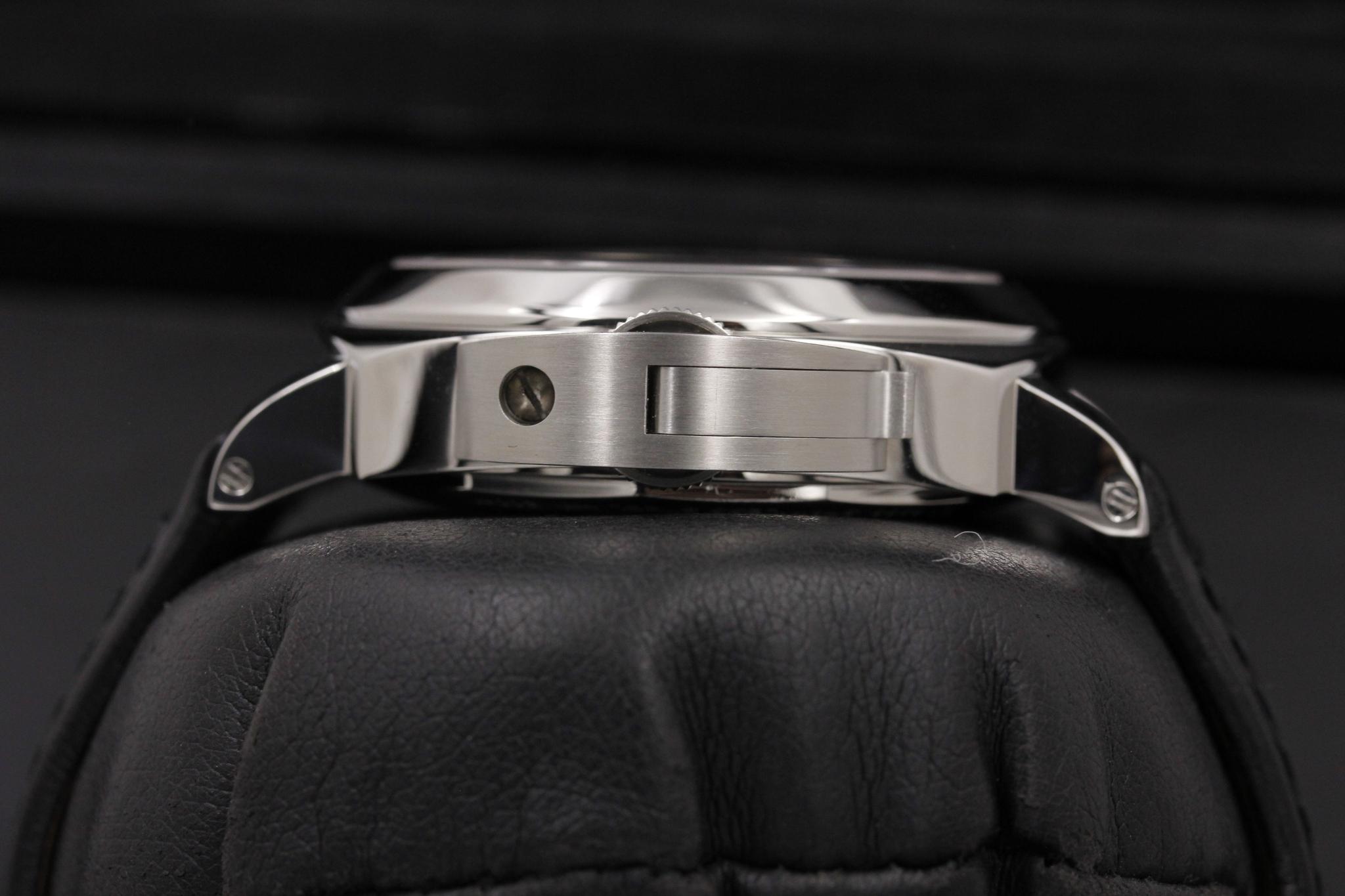Watch Image 3