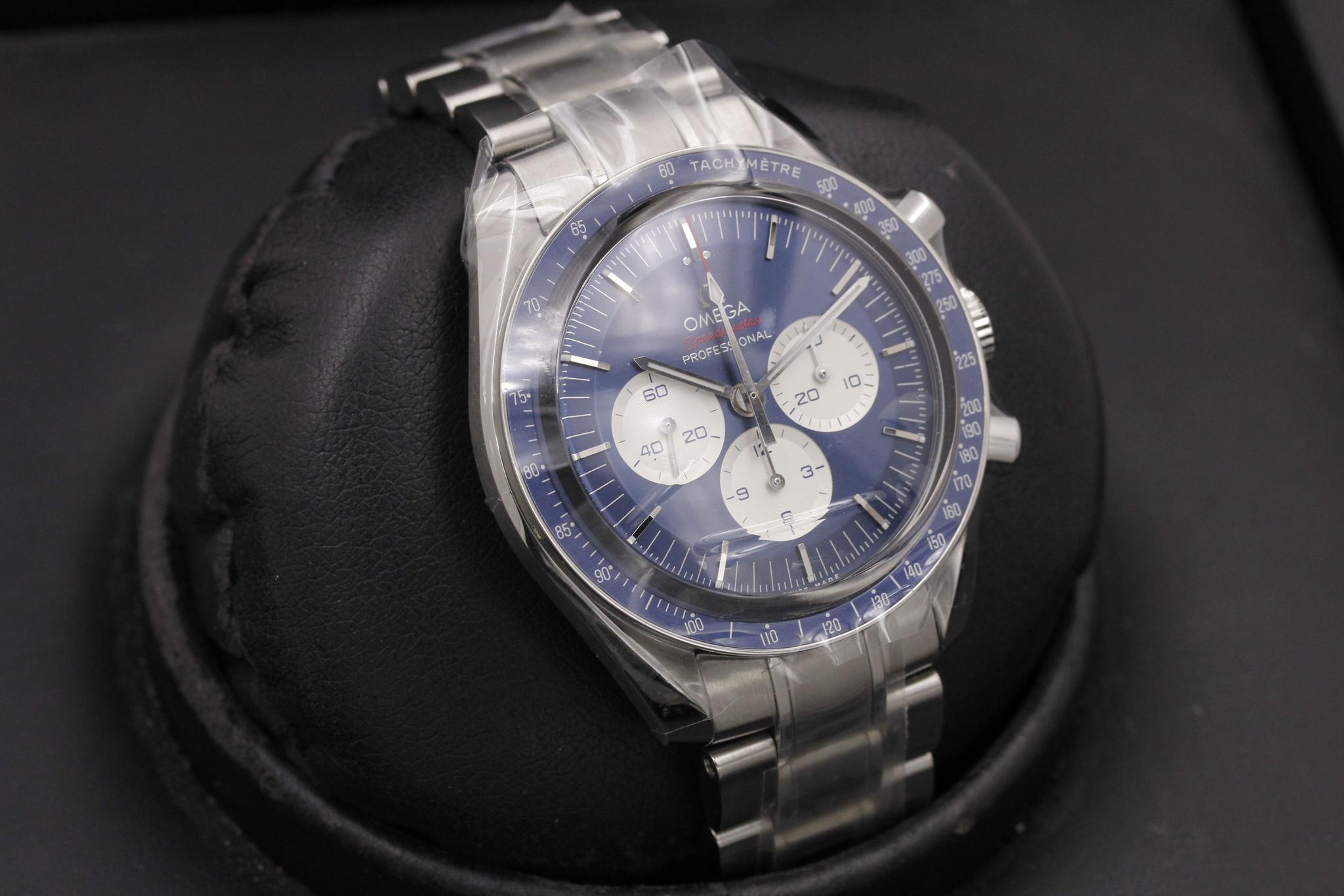 Watch Image 10