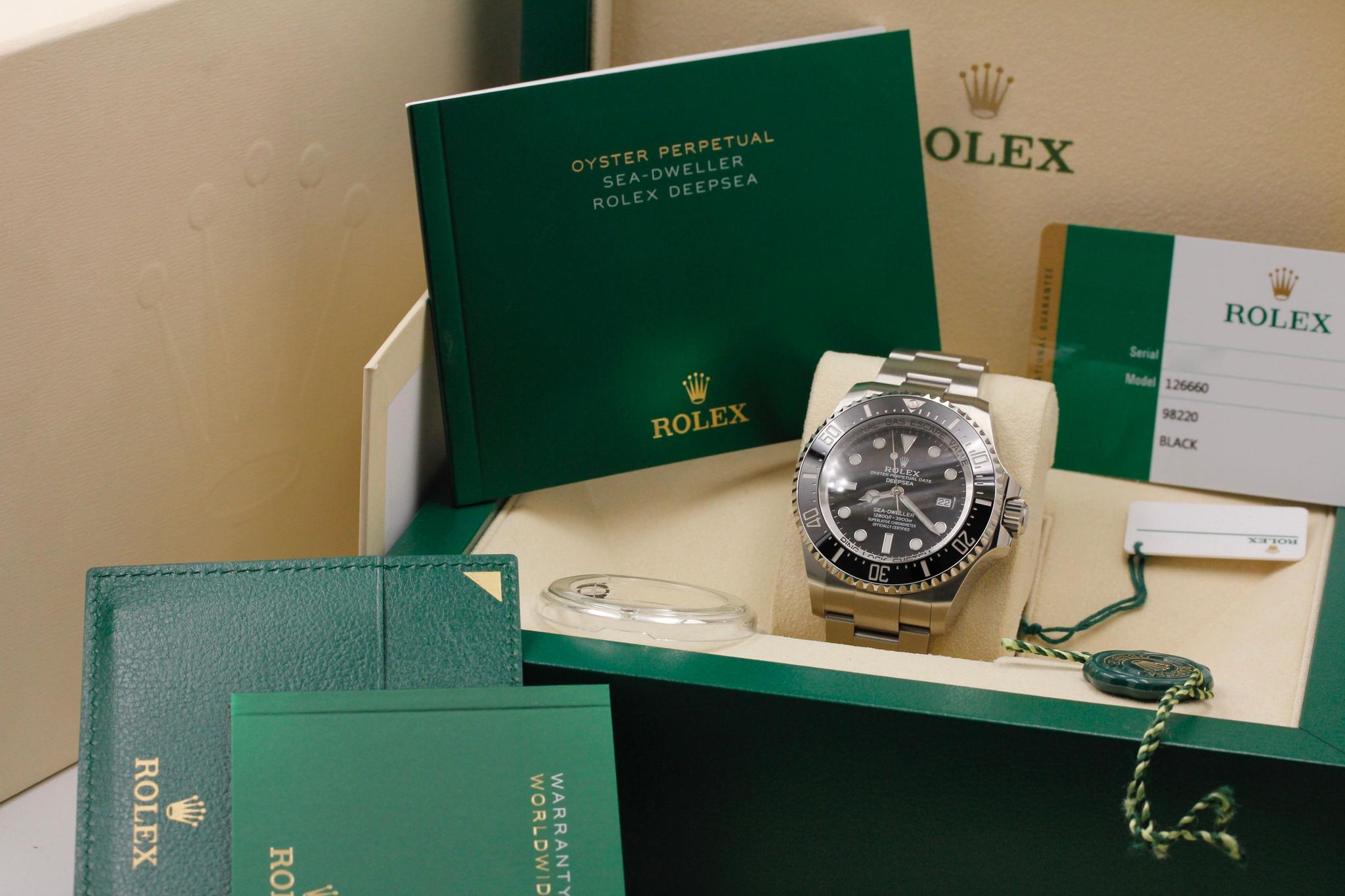 Watch Image 11