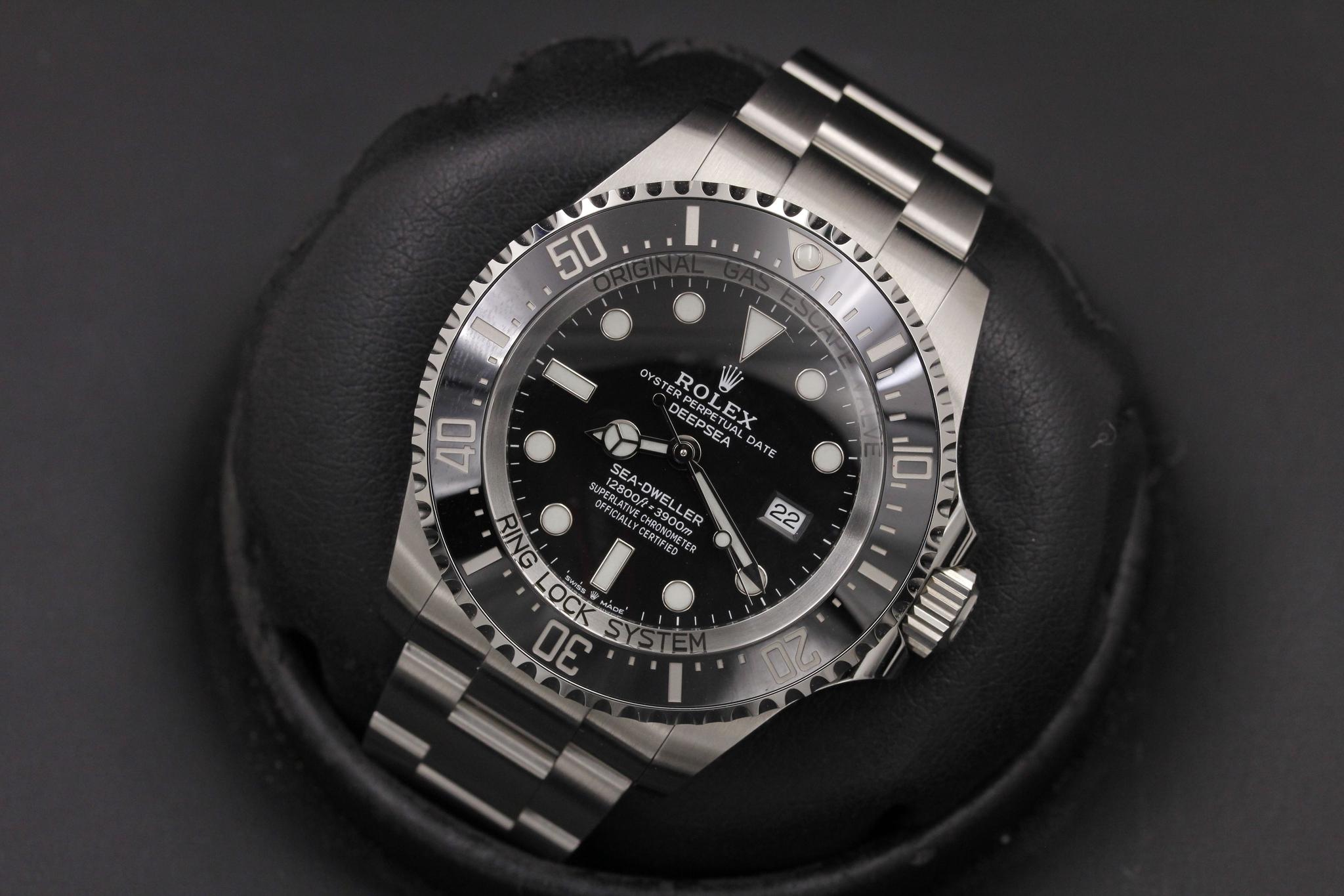 Watch Image 10