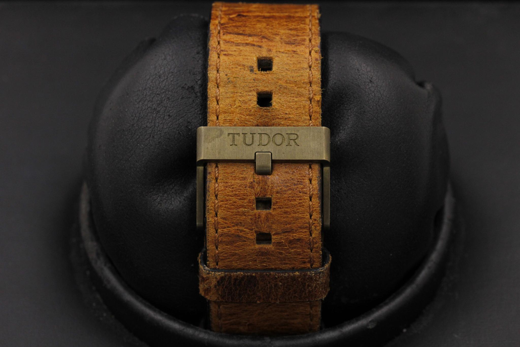 Watch Image 8