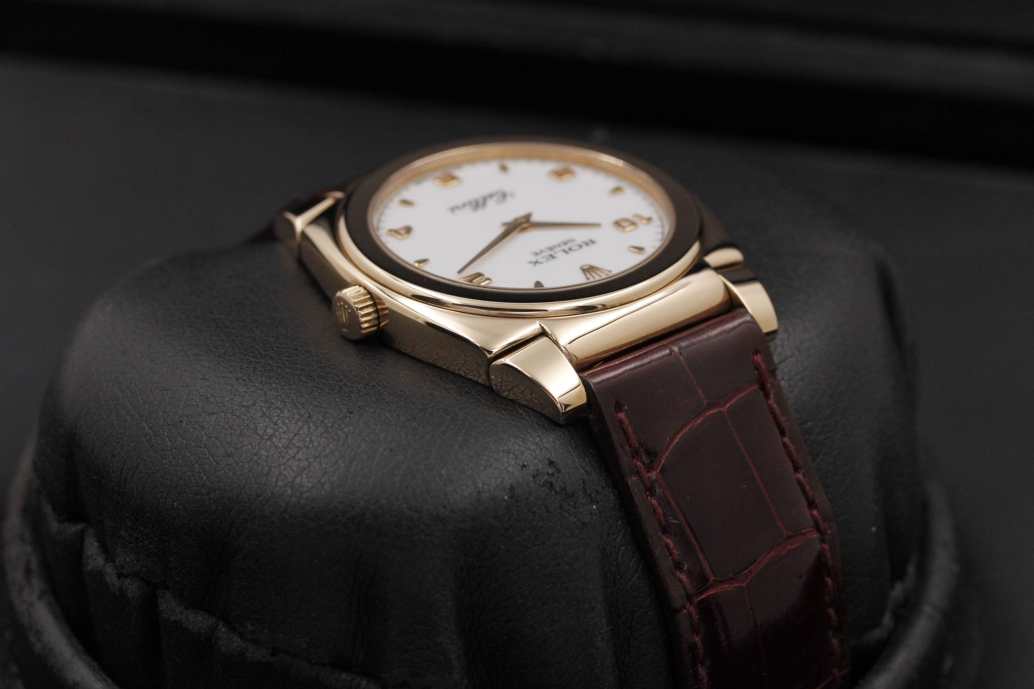 Watch Image 4