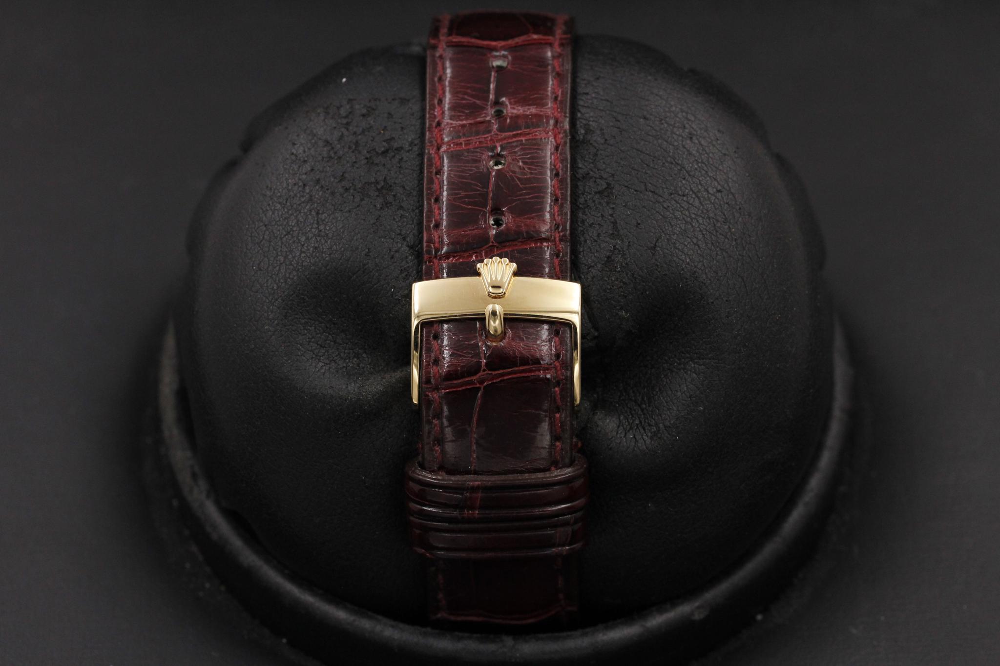Watch Image 8