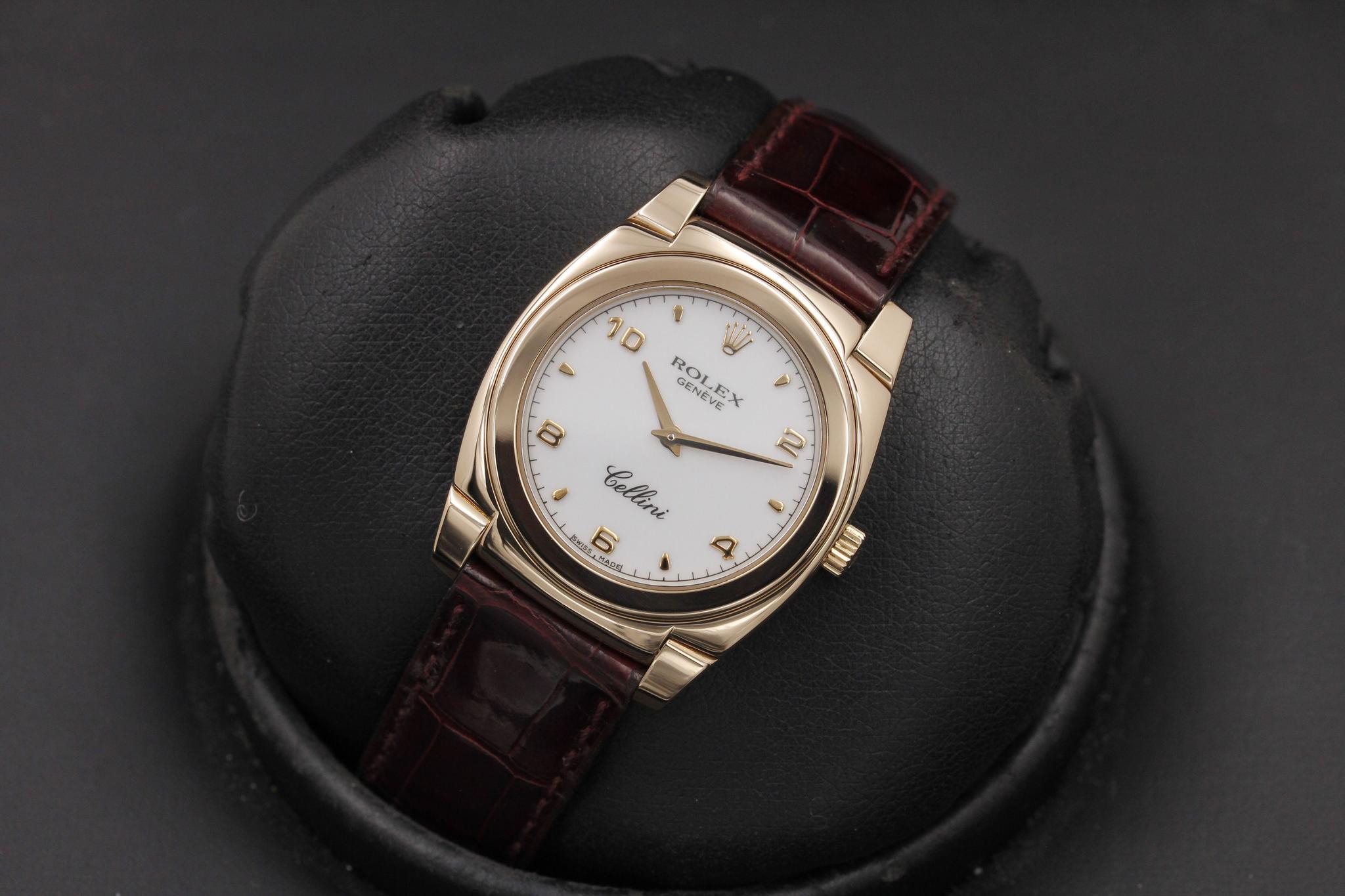 Watch Image 11