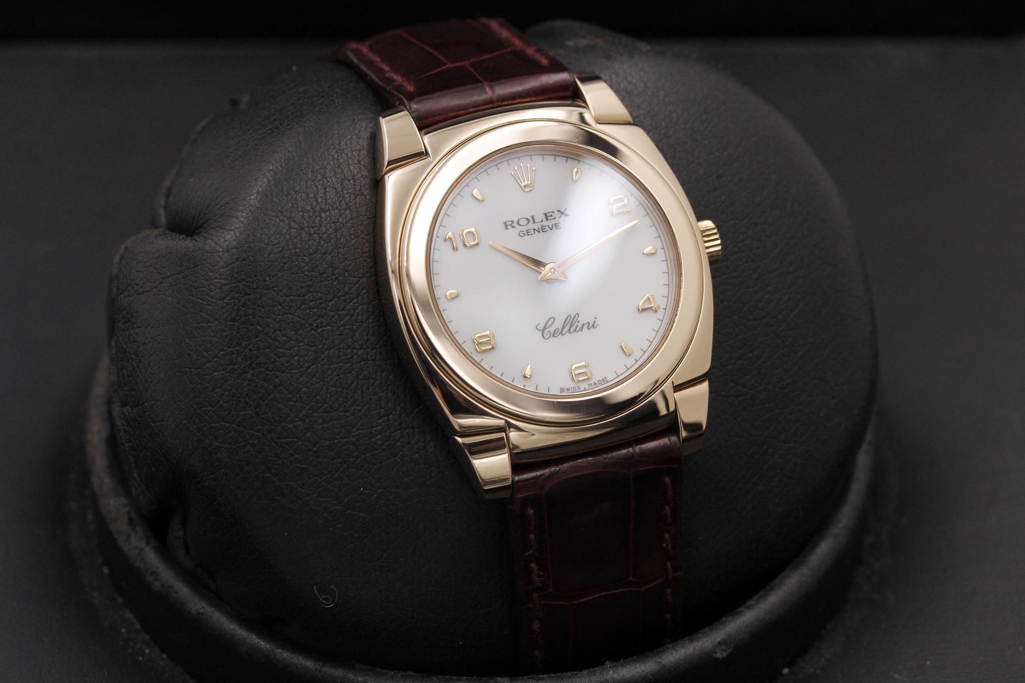 Watch Image 10