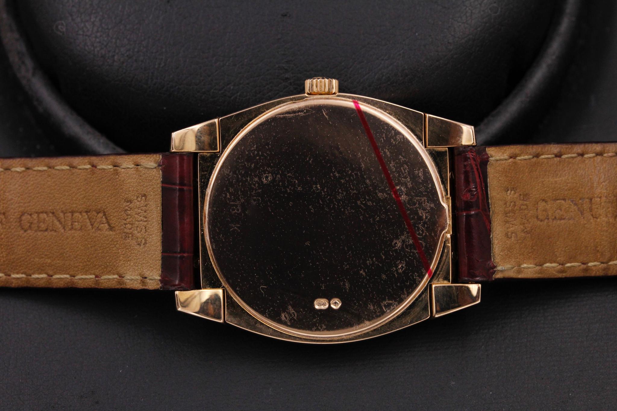 Watch Image 7