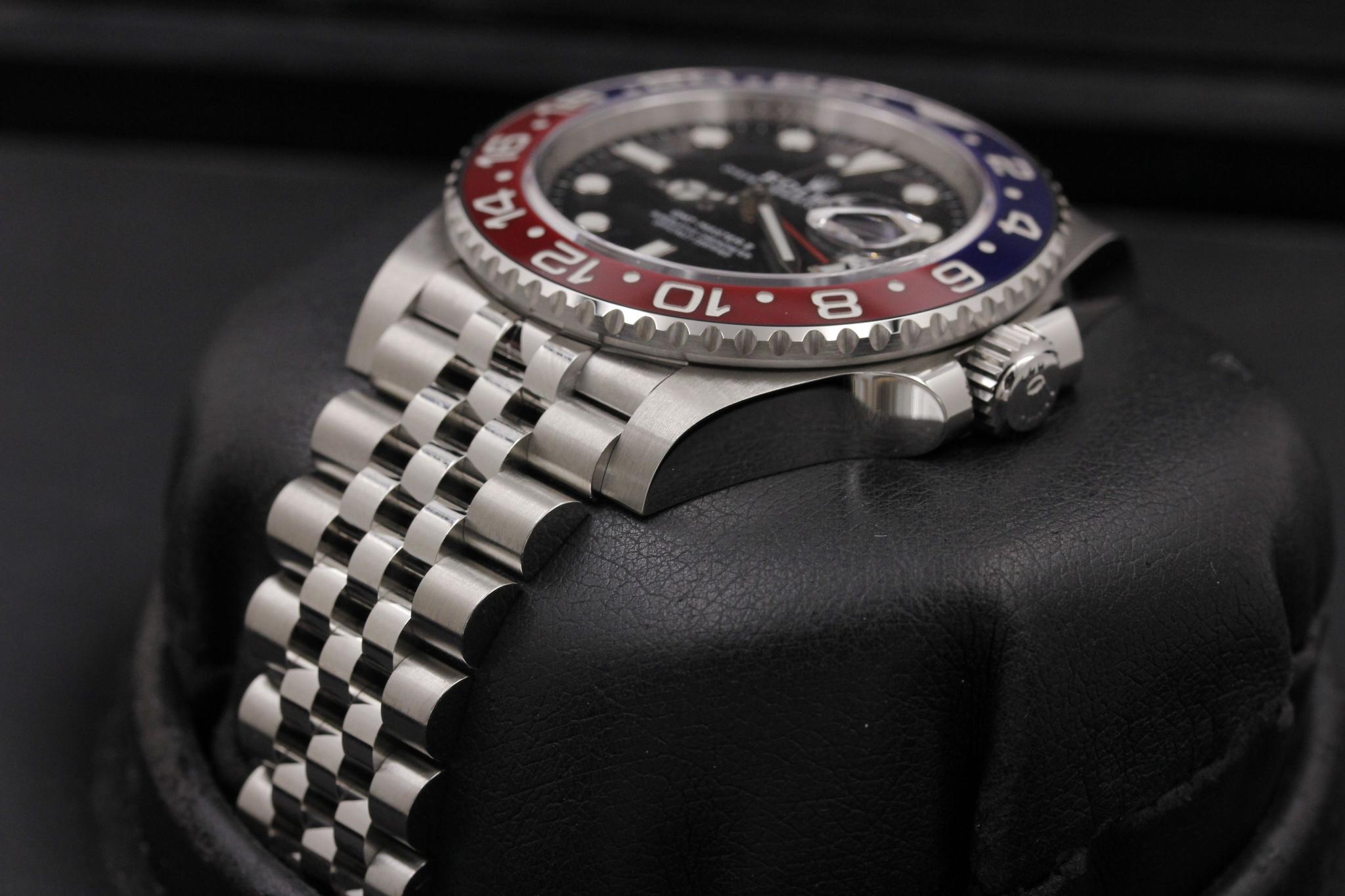 Watch Image 2