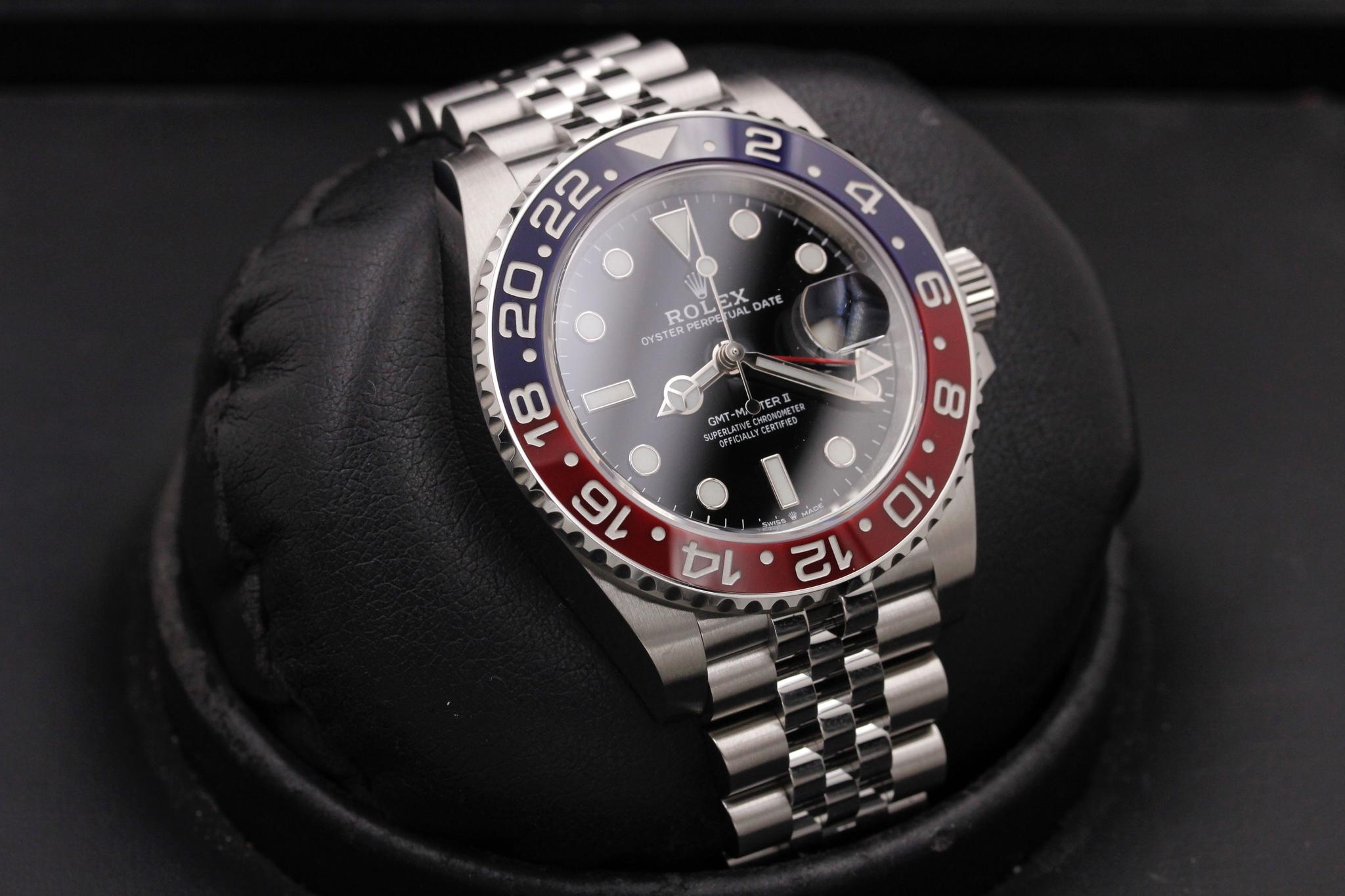 Watch Image 10