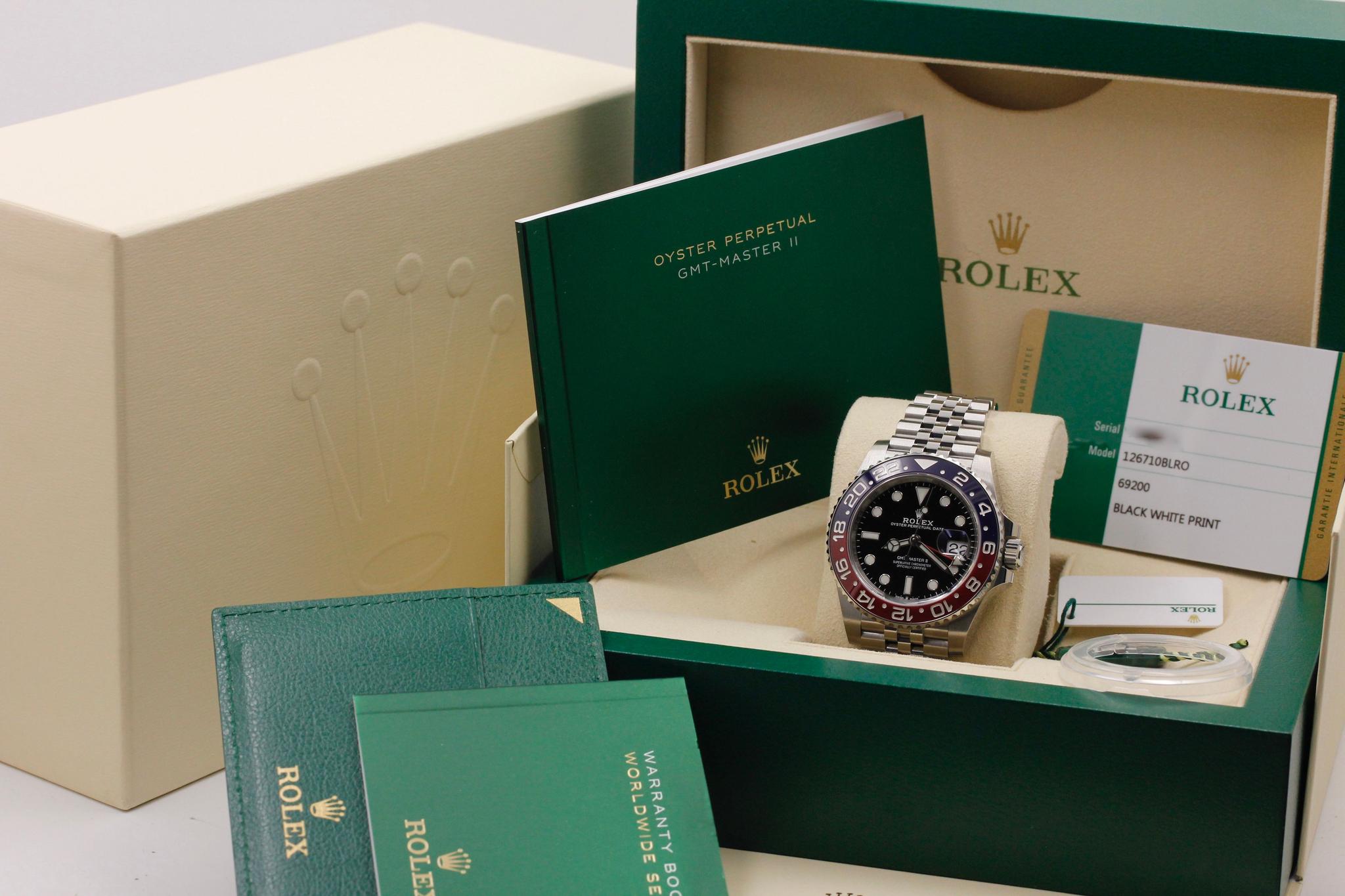 Watch Image 11
