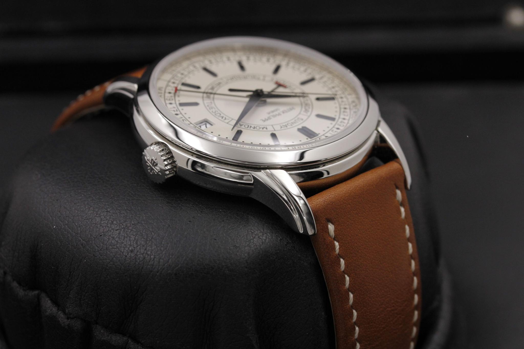 Watch Image 4