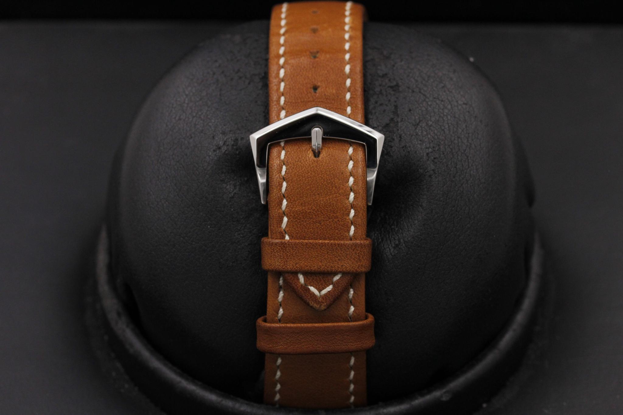 Watch Image 6