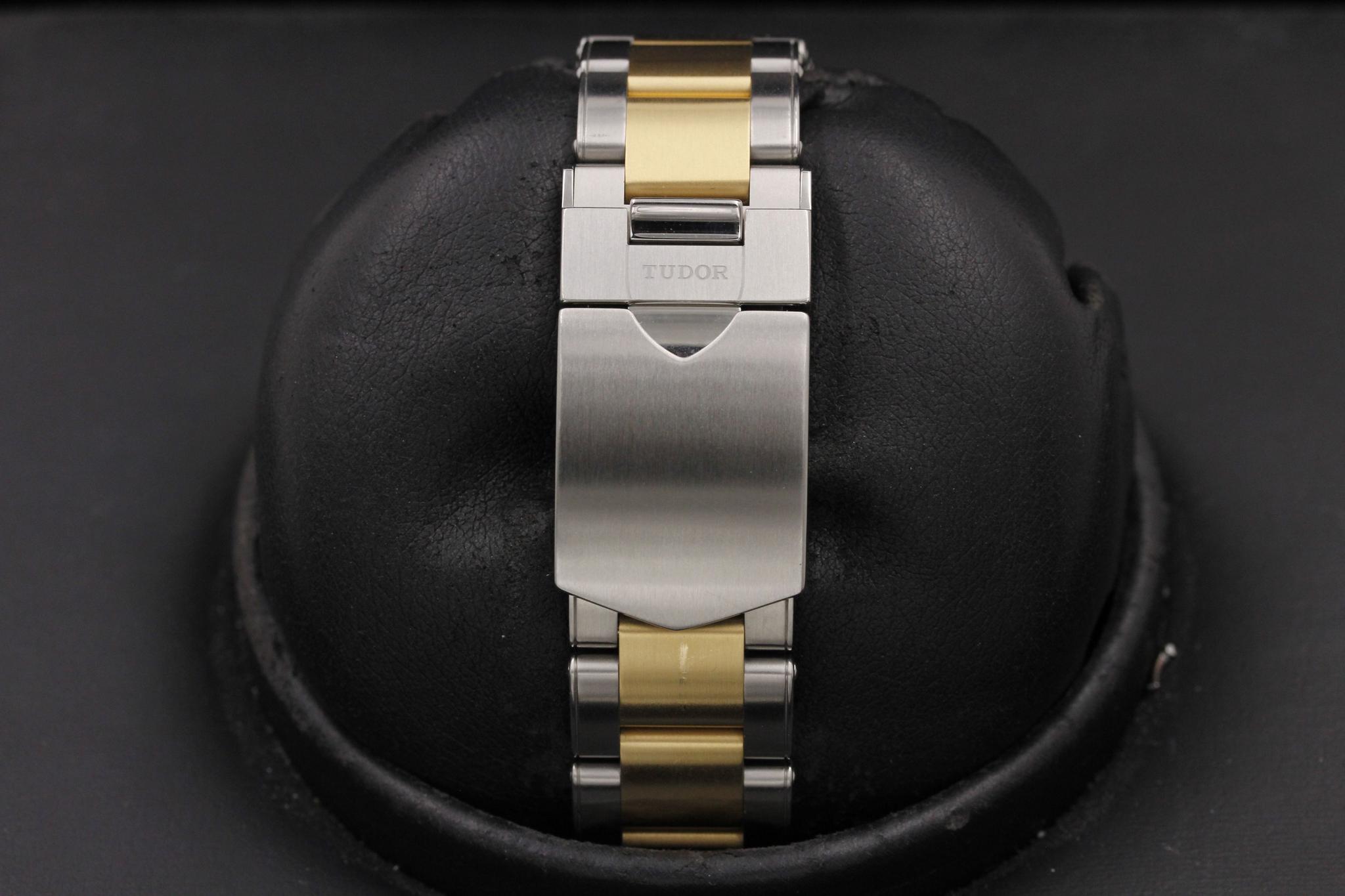 Watch Image 8